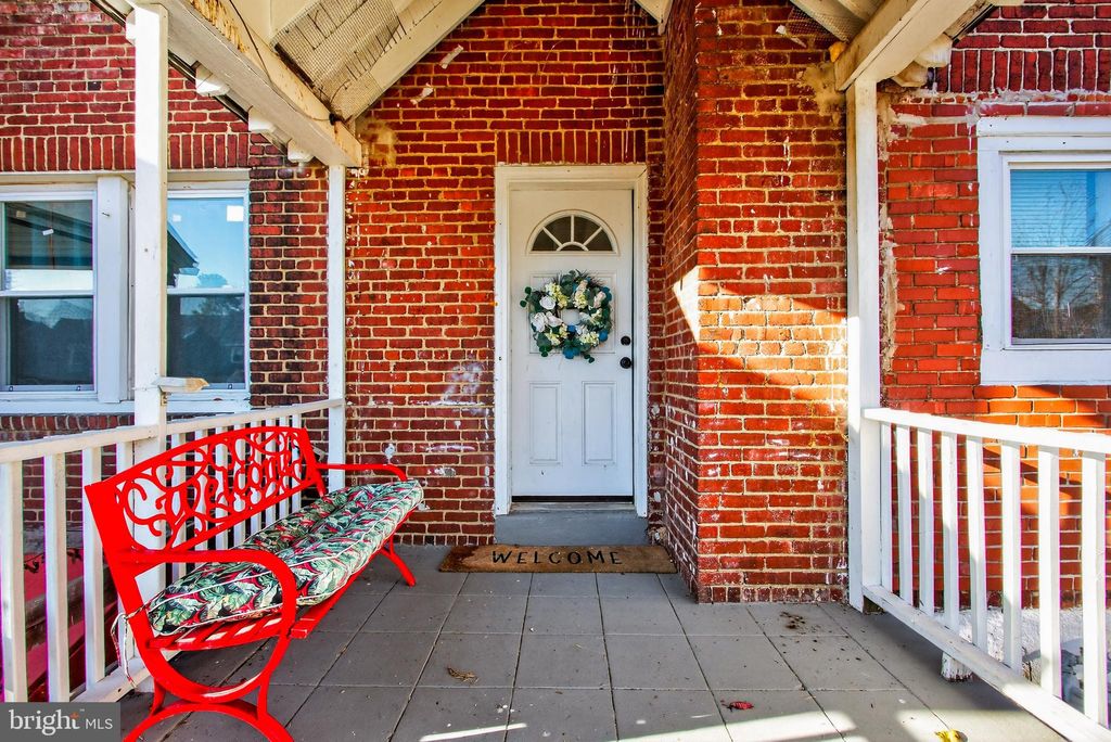 Photo of 1118 Sterling Ave, LINWOOD, PA 19061 (MLS # PADE2105000)