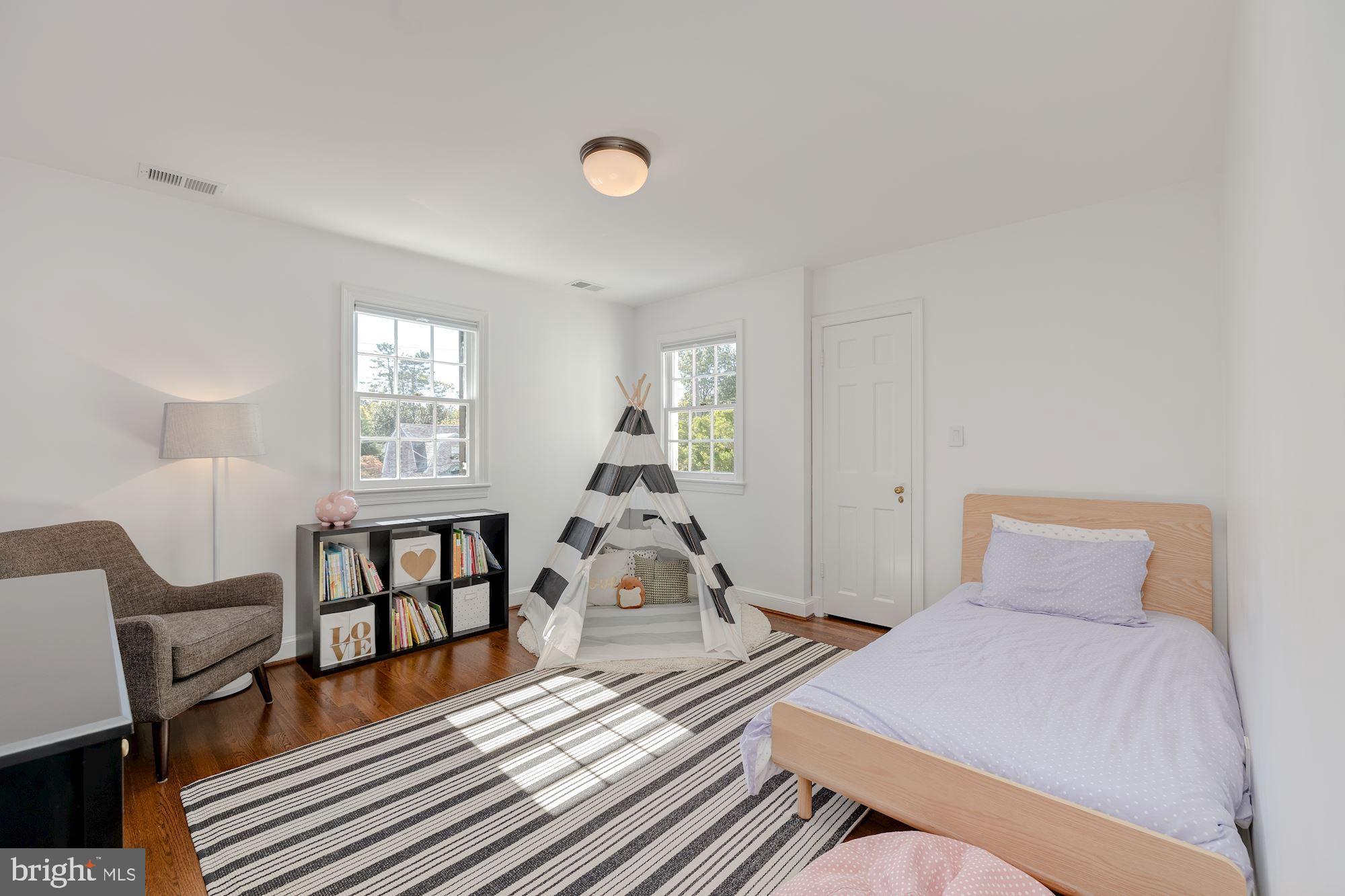 CHEVY CHASE - Residential