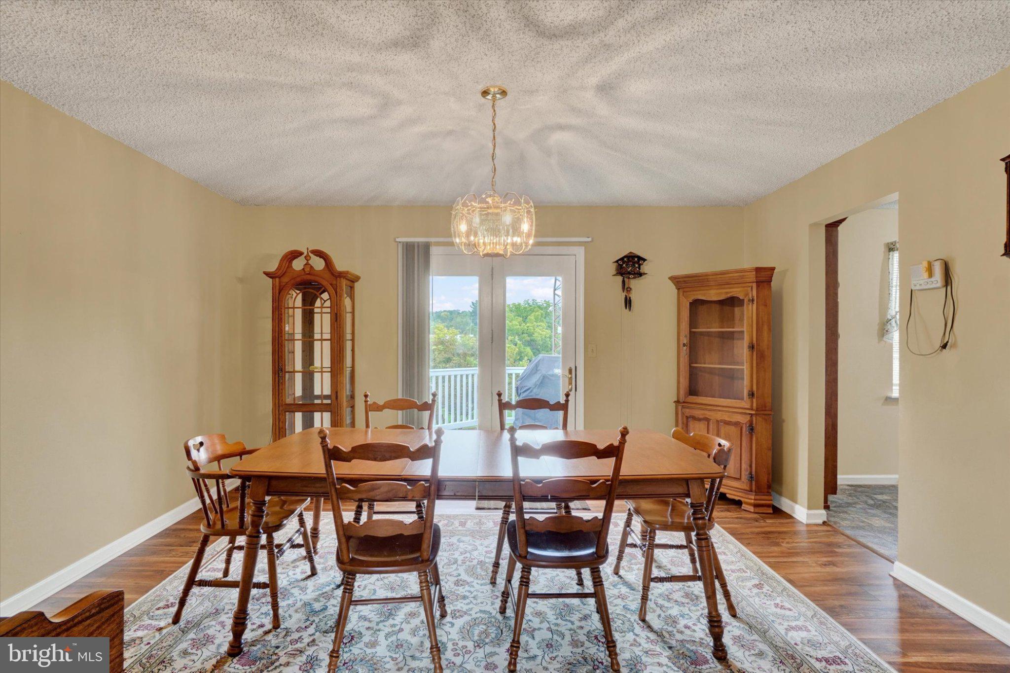 2829 GLEN HOLLOW DRIVE
