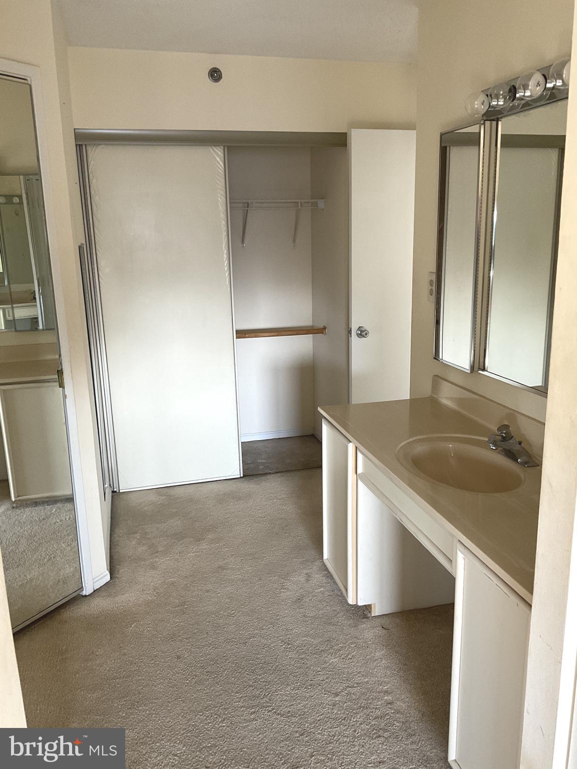 LEISURE WORLD - Residential