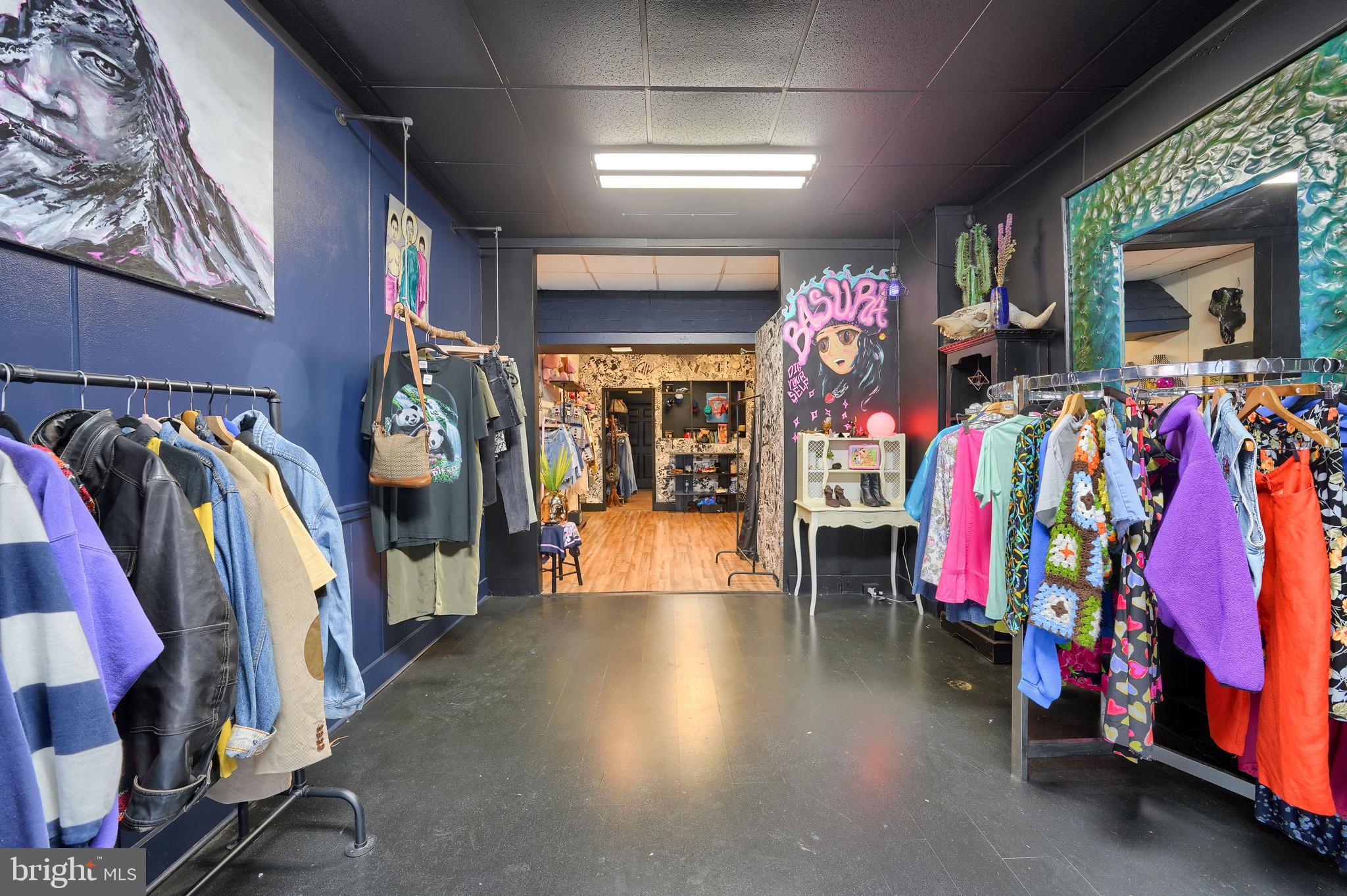 LANCASTER - Commercial Sale