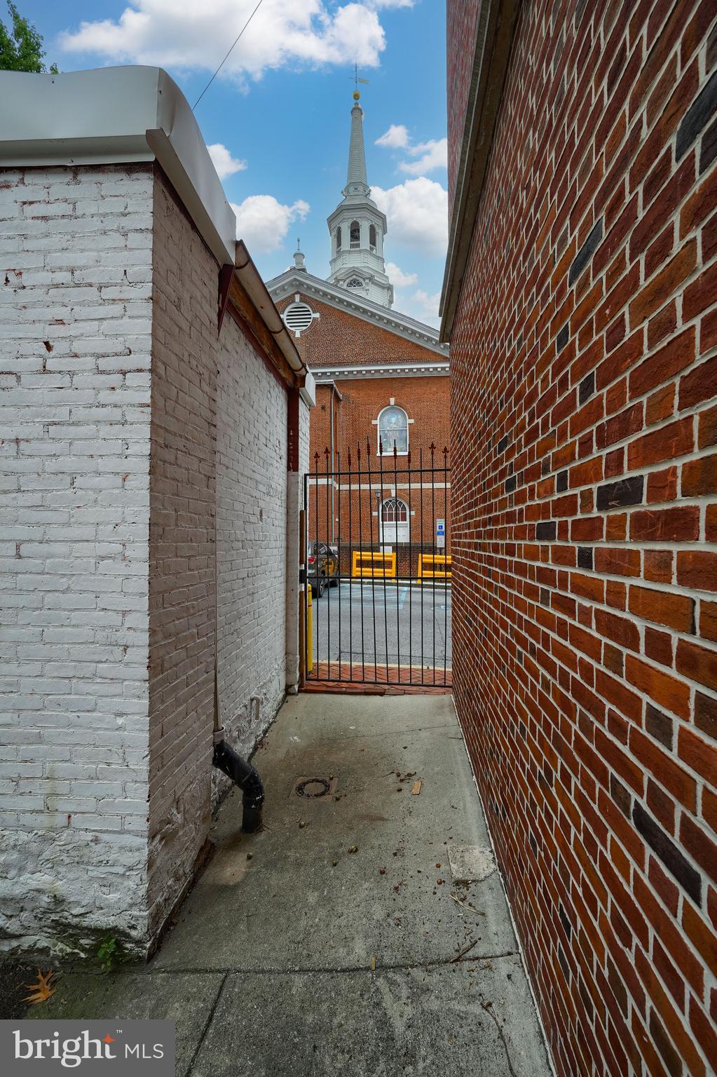 LANCASTER - Commercial Sale