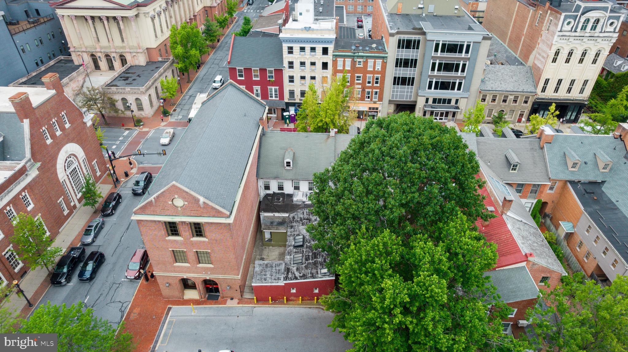 LANCASTER - Commercial Sale