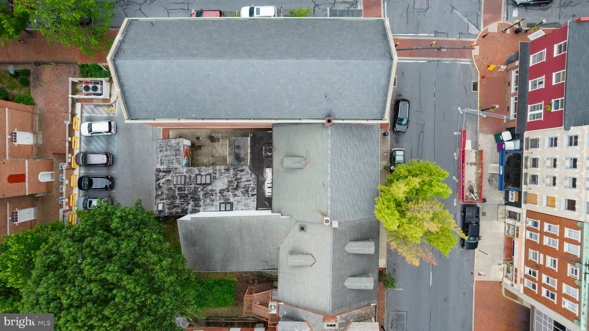 LANCASTER - Commercial Sale