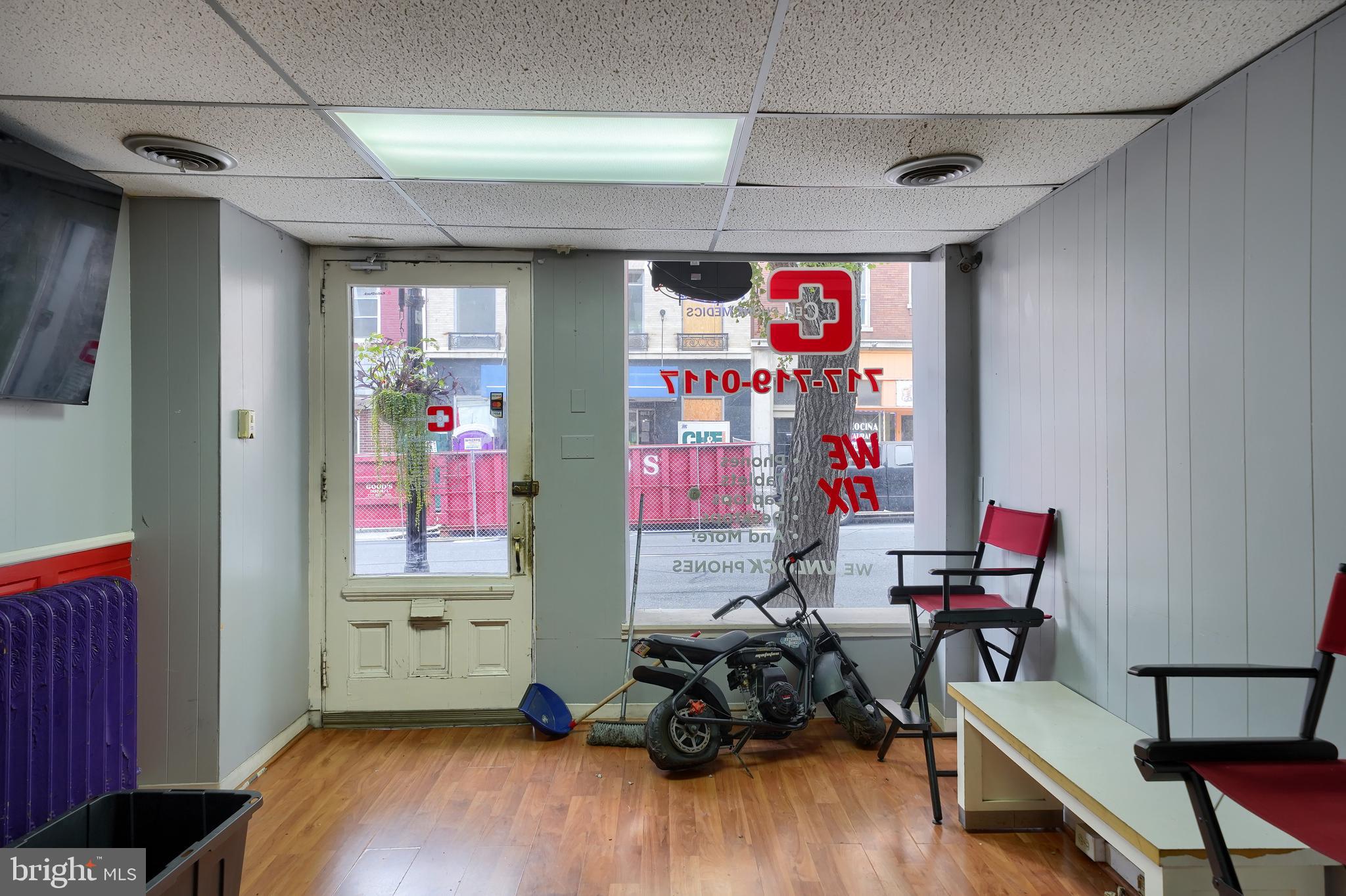 LANCASTER - Commercial Sale