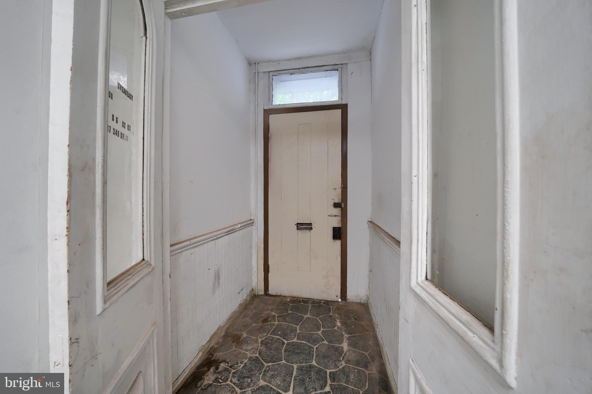 LANCASTER - Commercial Sale