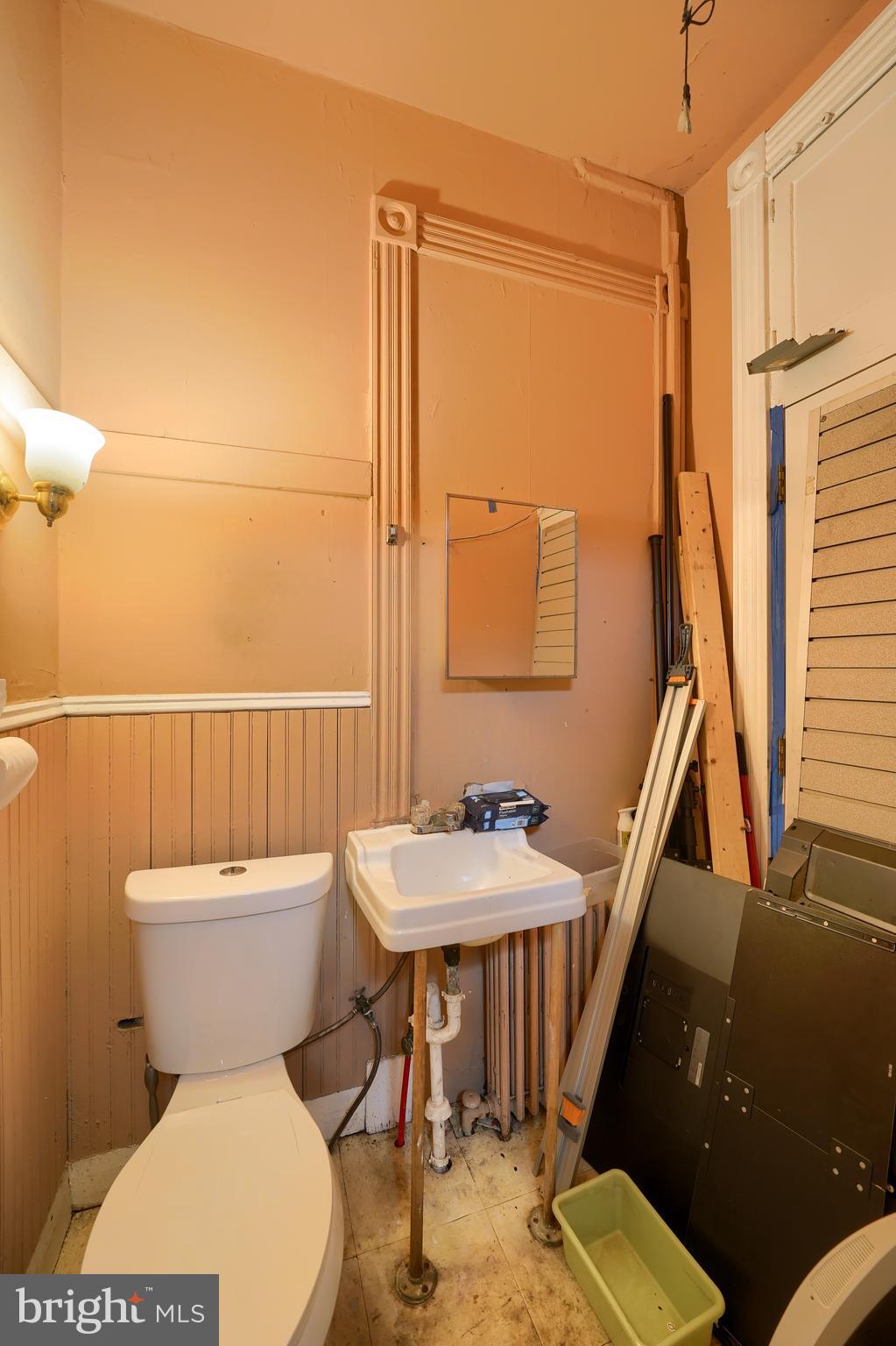 LANCASTER - Commercial Sale