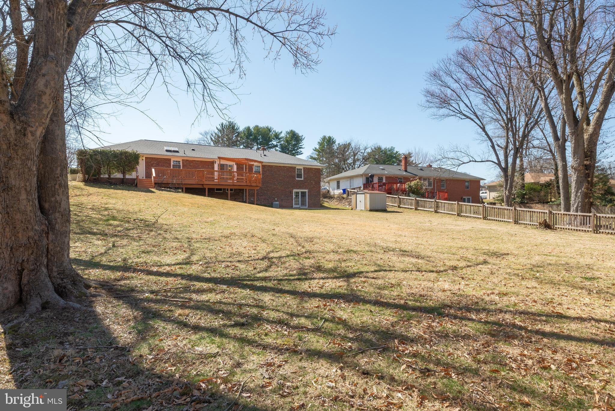 WILLIAMSBURG VILLAGE - Residential