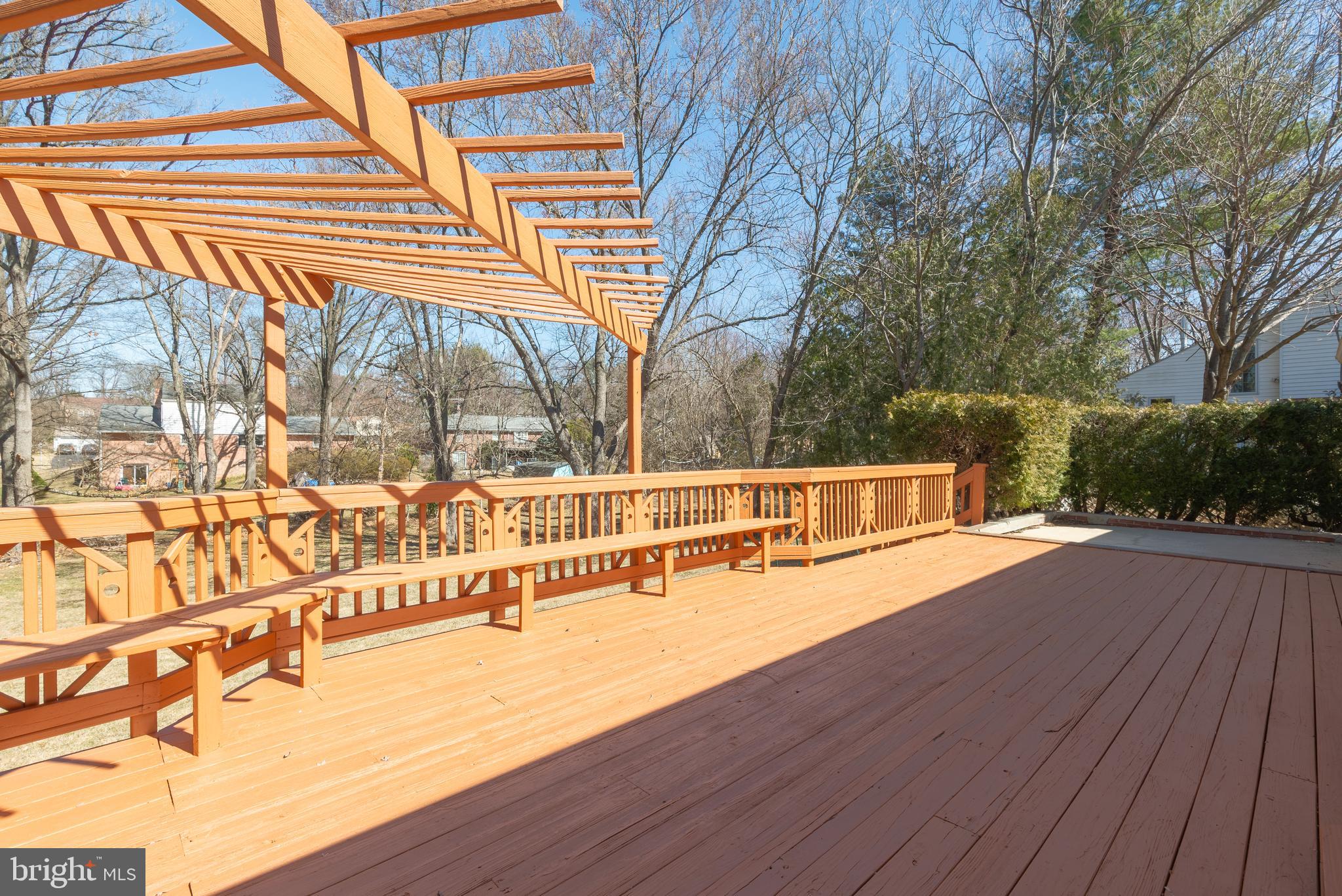 WILLIAMSBURG VILLAGE - Residential