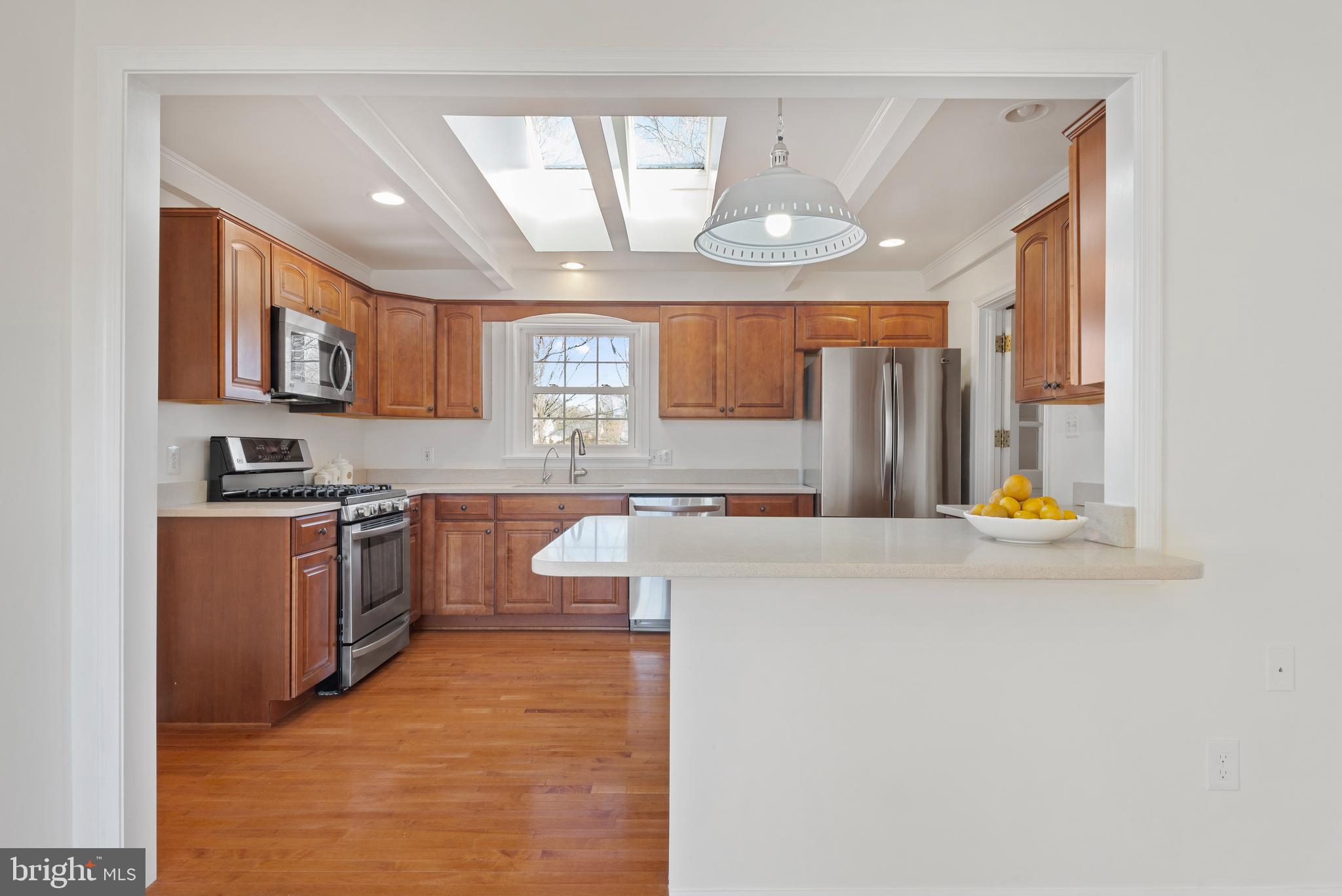 WILLIAMSBURG VILLAGE - Residential