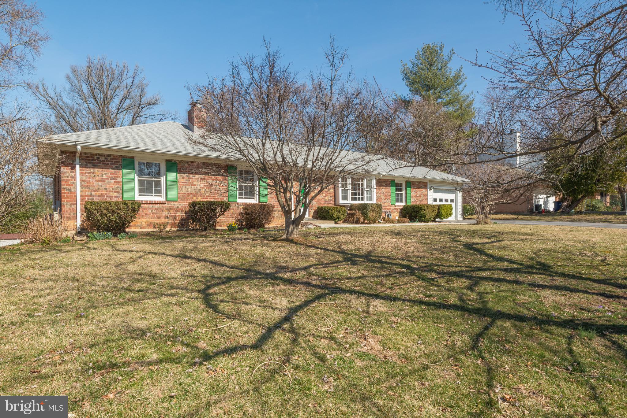 WILLIAMSBURG VILLAGE - Residential