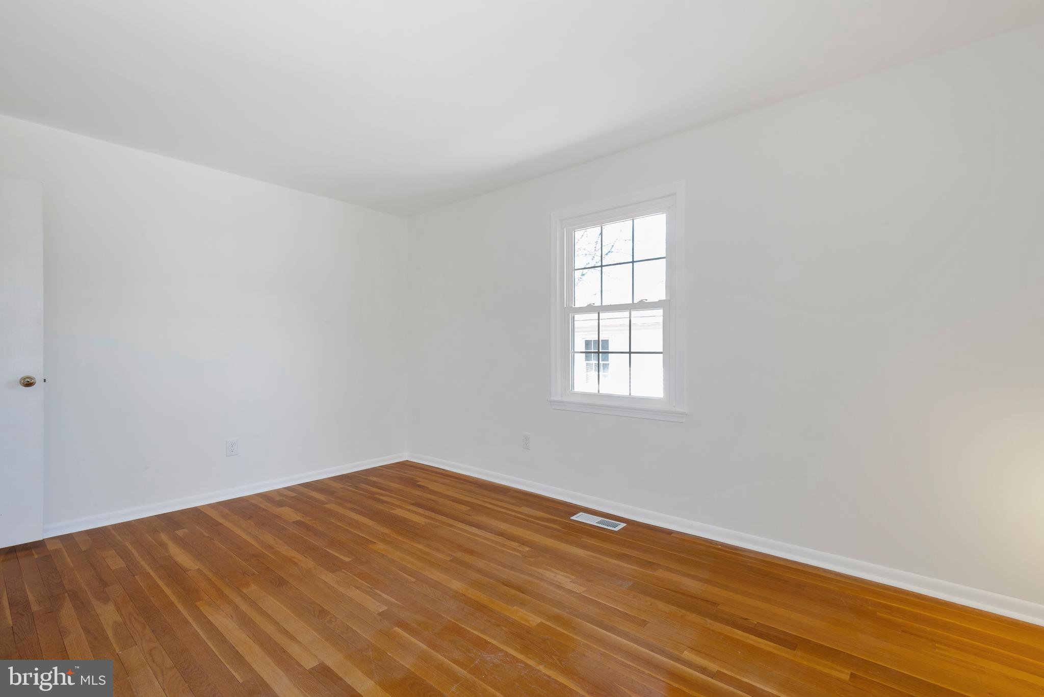 WILLIAMSBURG VILLAGE - Residential