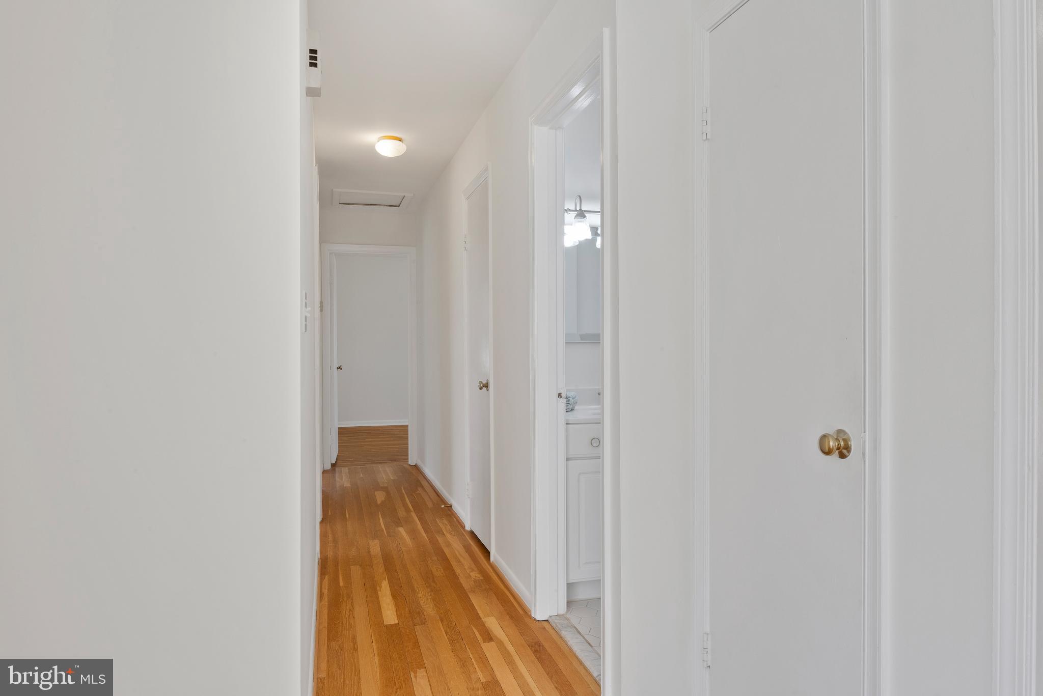 WILLIAMSBURG VILLAGE - Residential