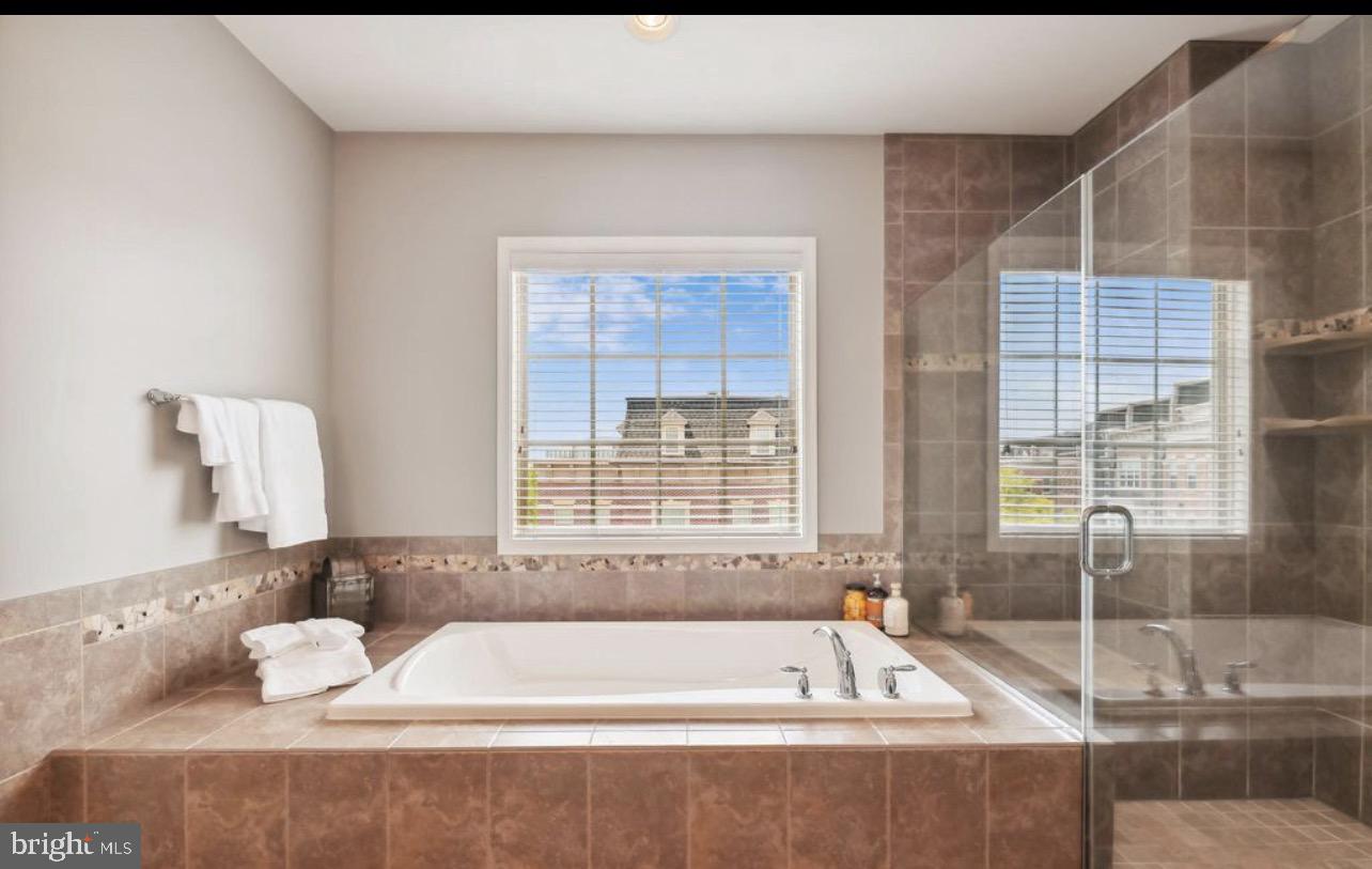 POTOMAC OVERLOOK AT NATIONAL HARBOR - Residential