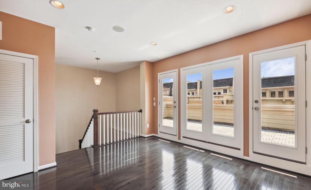 POTOMAC OVERLOOK AT NATIONAL HARBOR - Residential