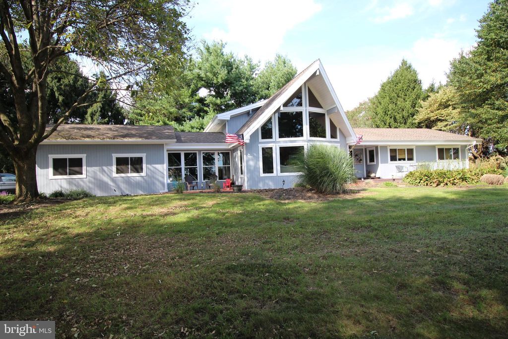 Photo of 195 CAROL DR, WASHINGTON BORO, PA 17582 (MLS # PALA2025666)