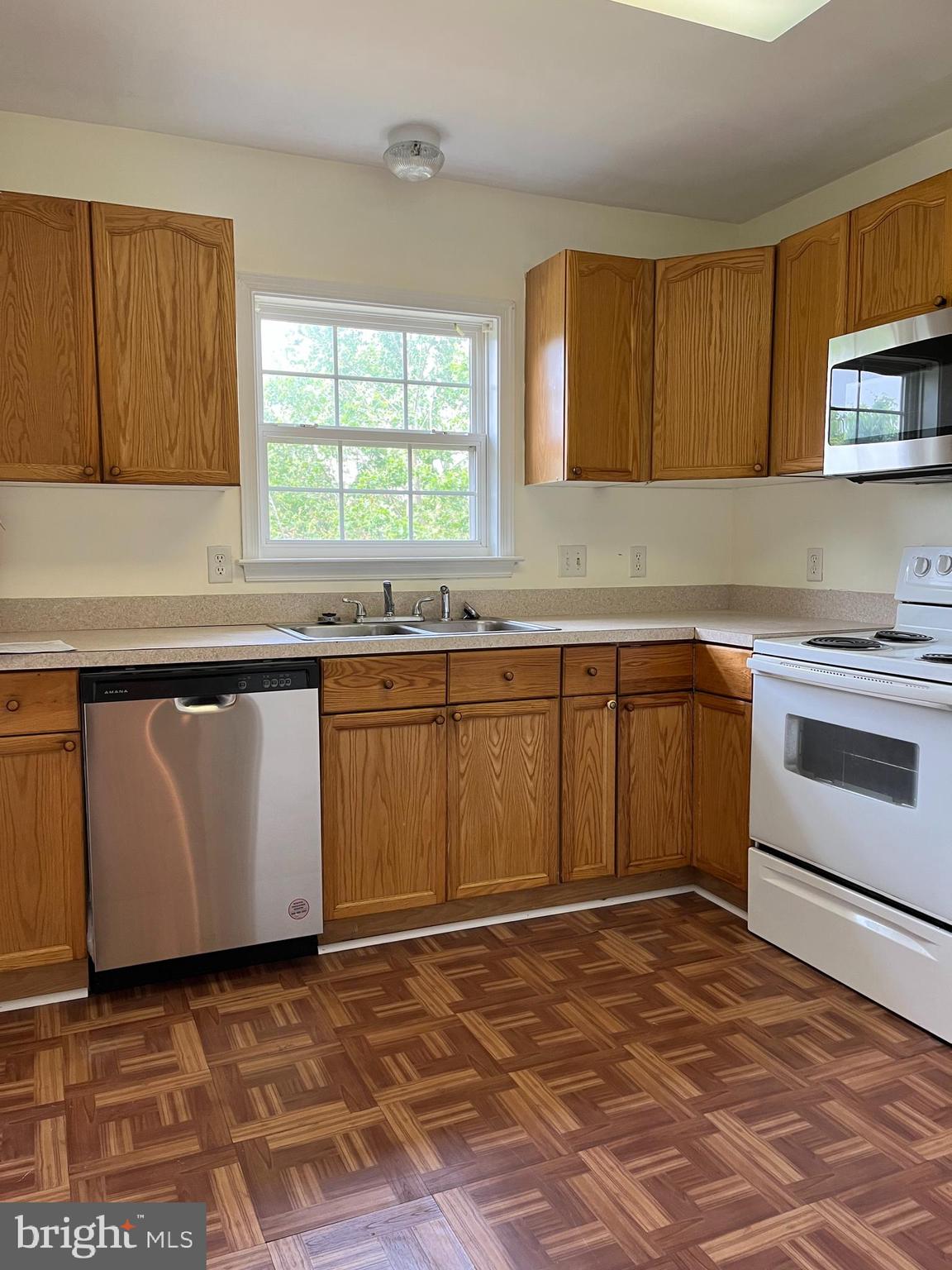 STONEBROOK VILLAGE - Residential Lease