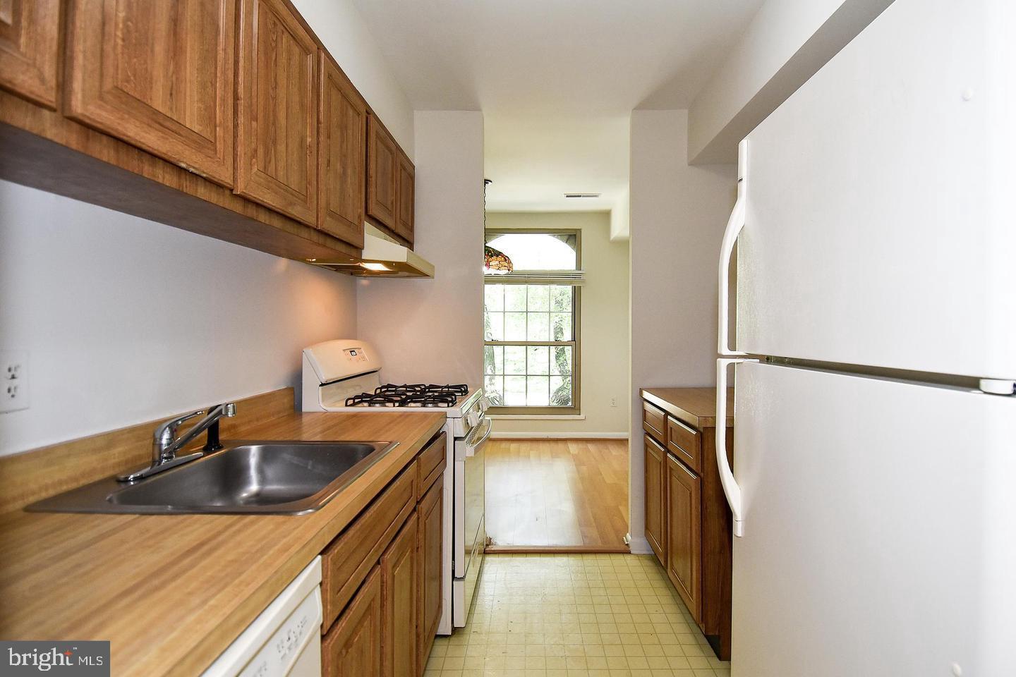 WOODBURN VILLAGE - Residential Lease