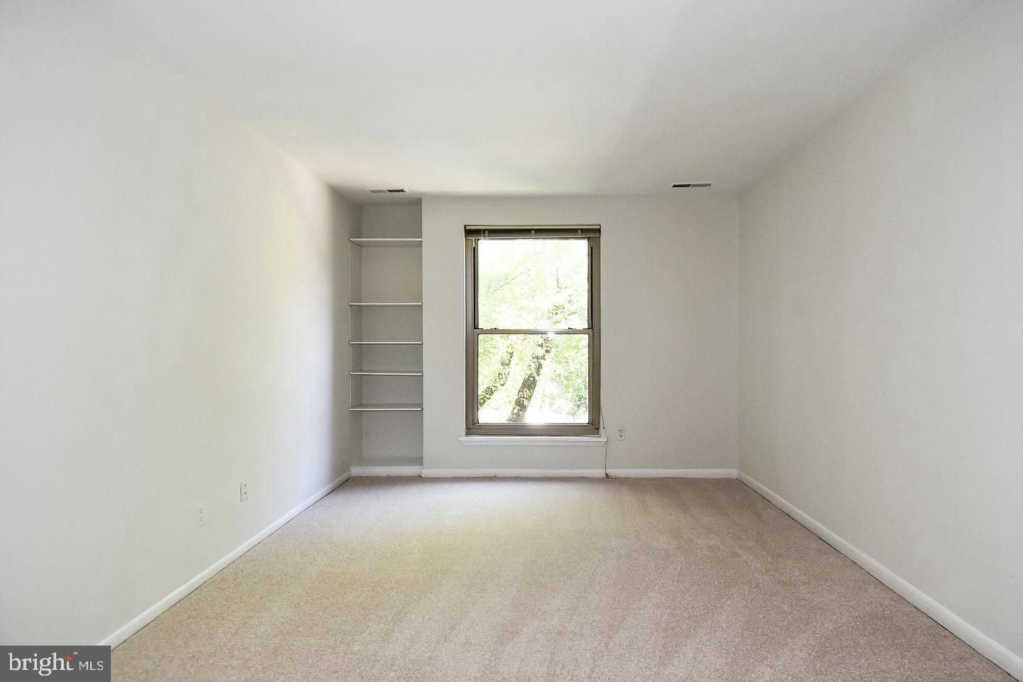 WOODBURN VILLAGE - Residential Lease