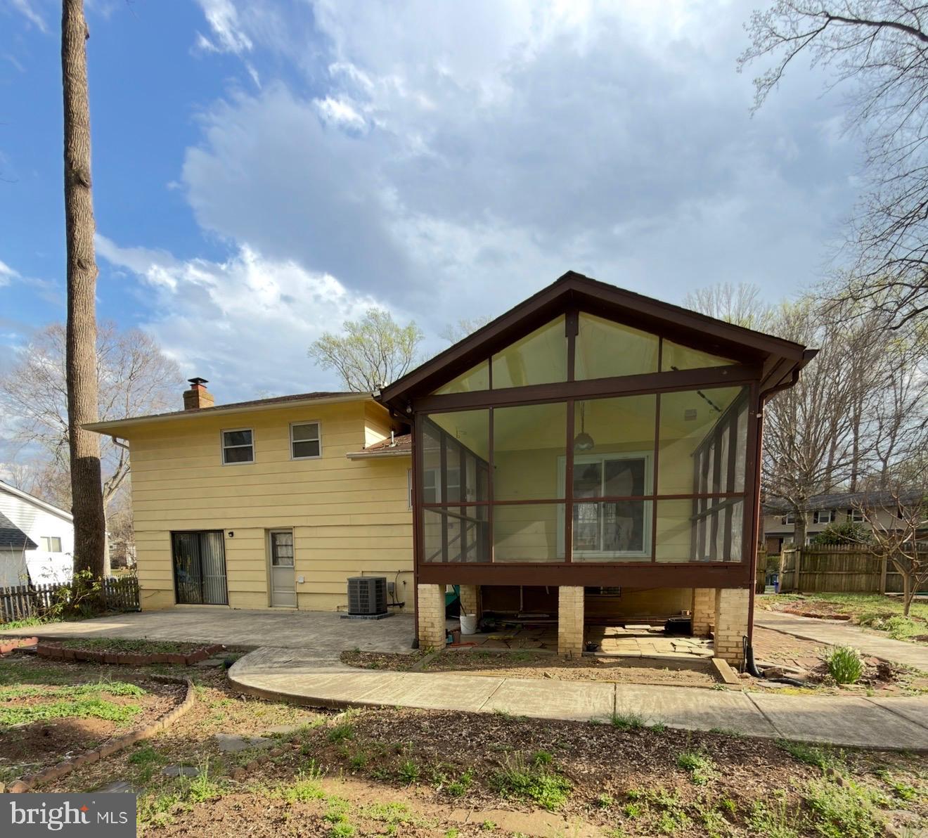 BEL PRE WOODS - Residential