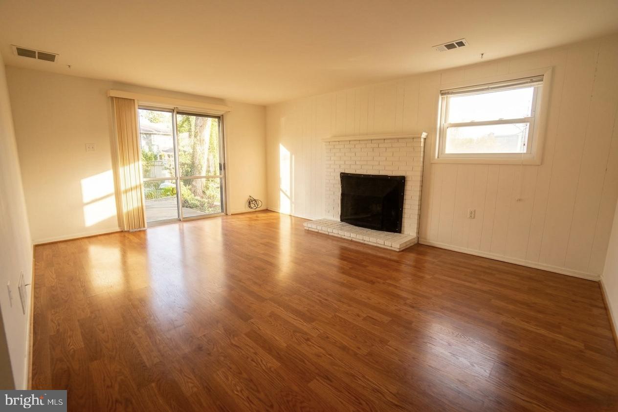 BEL PRE WOODS - Residential