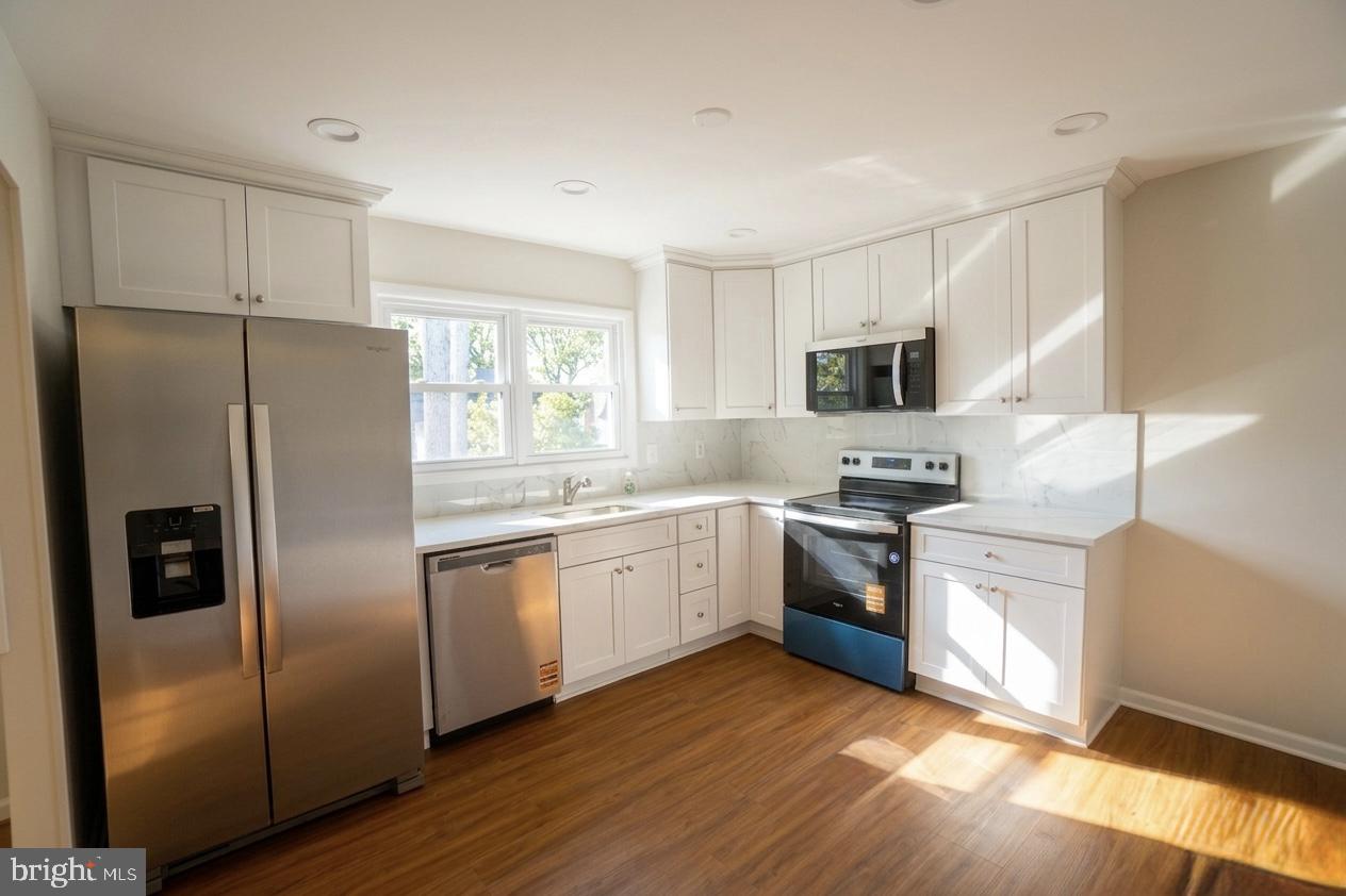 BEL PRE WOODS - Residential