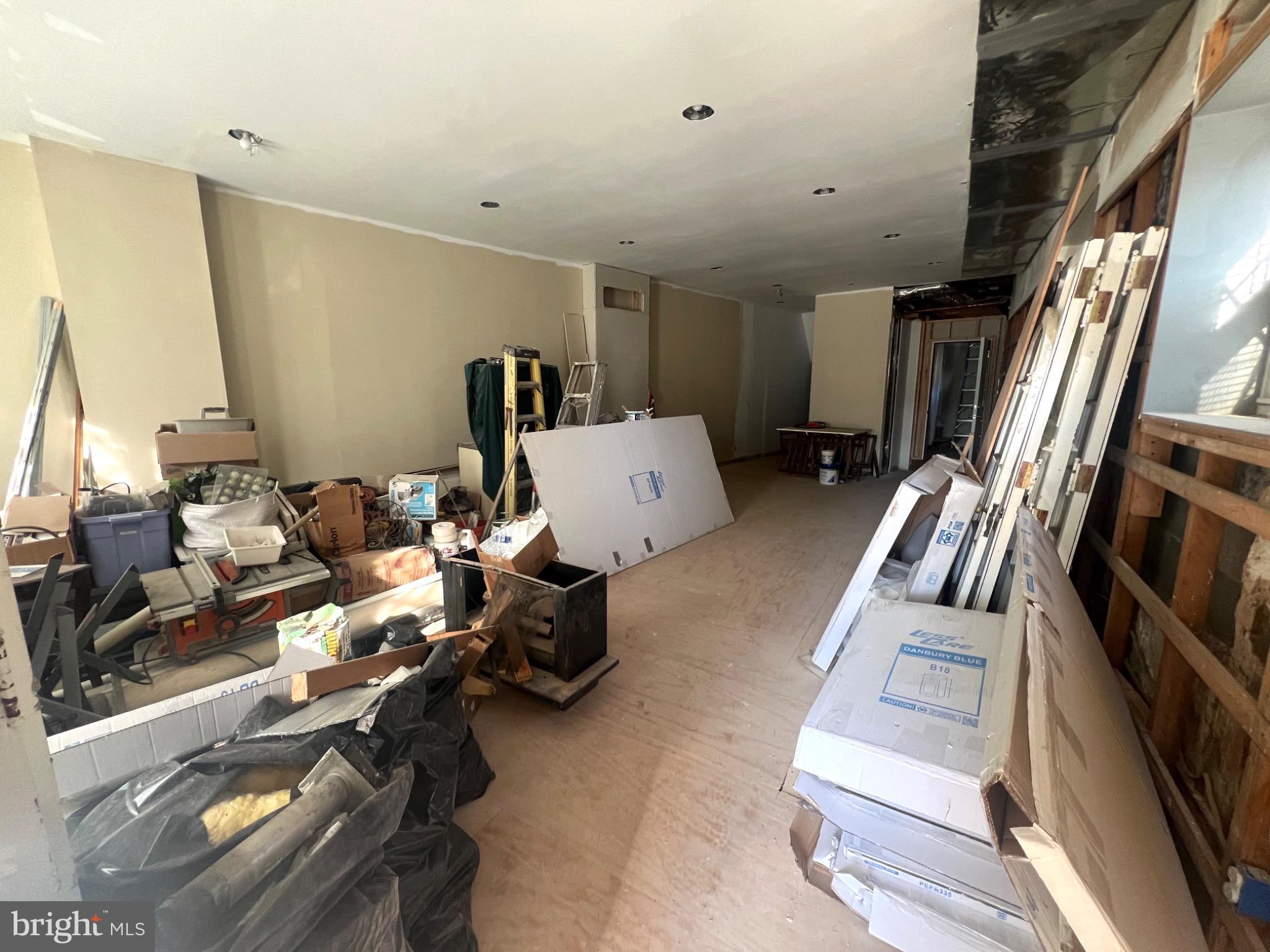 FISHTOWN - Commercial Sale