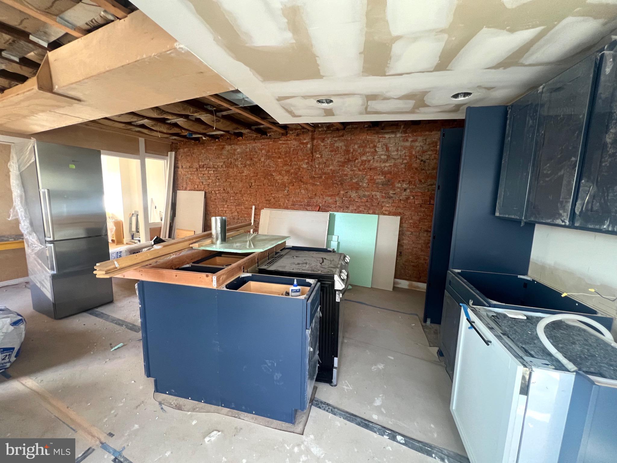 FISHTOWN - Commercial Sale