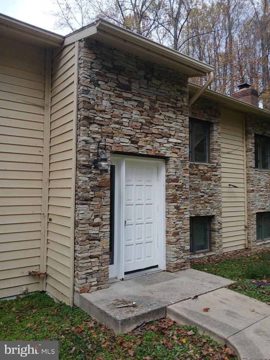 This property is in good shape ready to move only few TLC , sell as is . Do not miss this great opprotinuty to own a great house with 5 acre.
Owner still there but call for appointment.