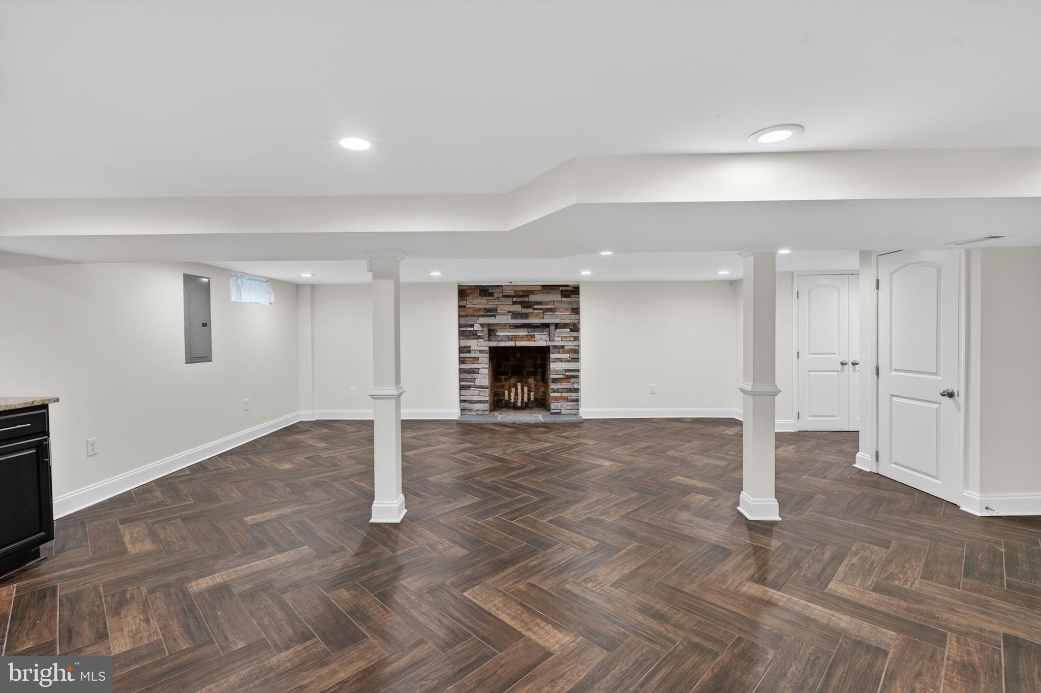 ARUNDEL HILLS - Residential