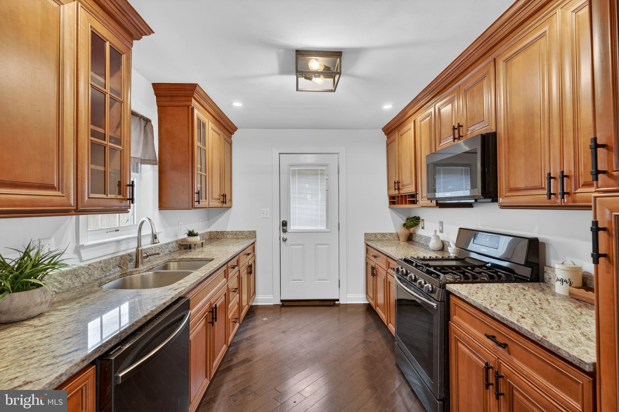 ARUNDEL HILLS - Residential