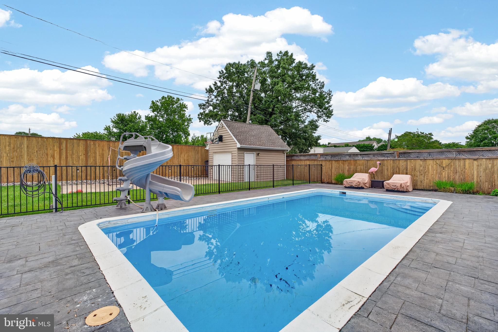 ARUNDEL HILLS - Residential