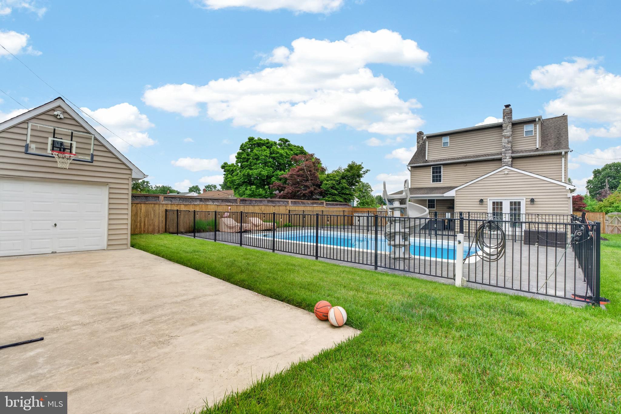 ARUNDEL HILLS - Residential