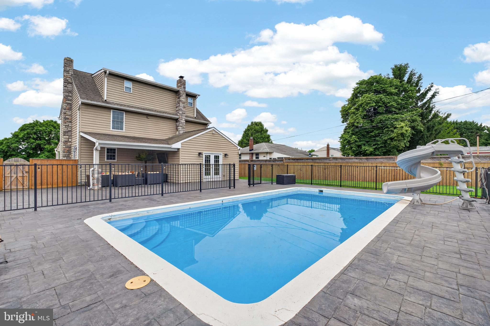 ARUNDEL HILLS - Residential