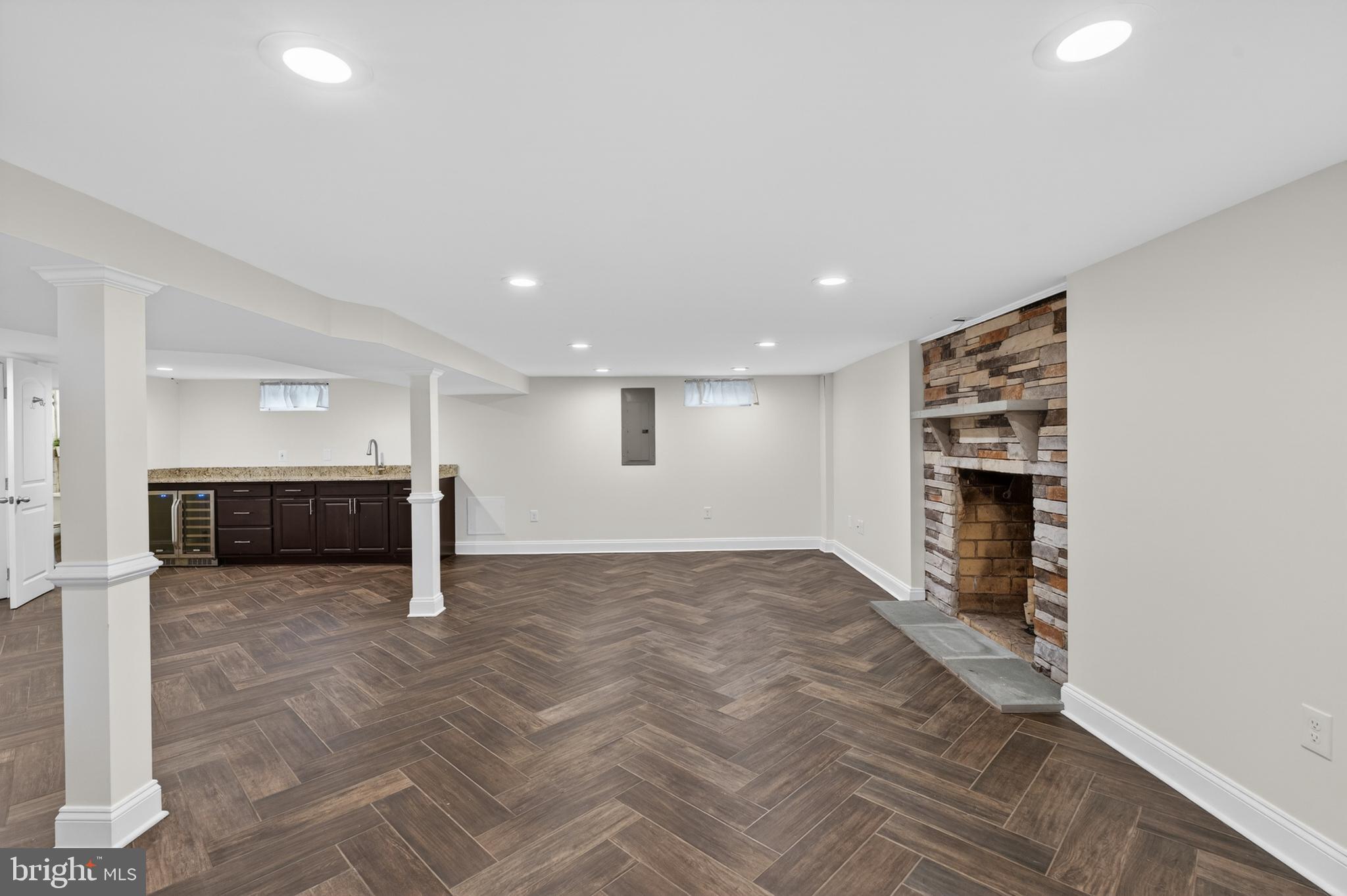 ARUNDEL HILLS - Residential