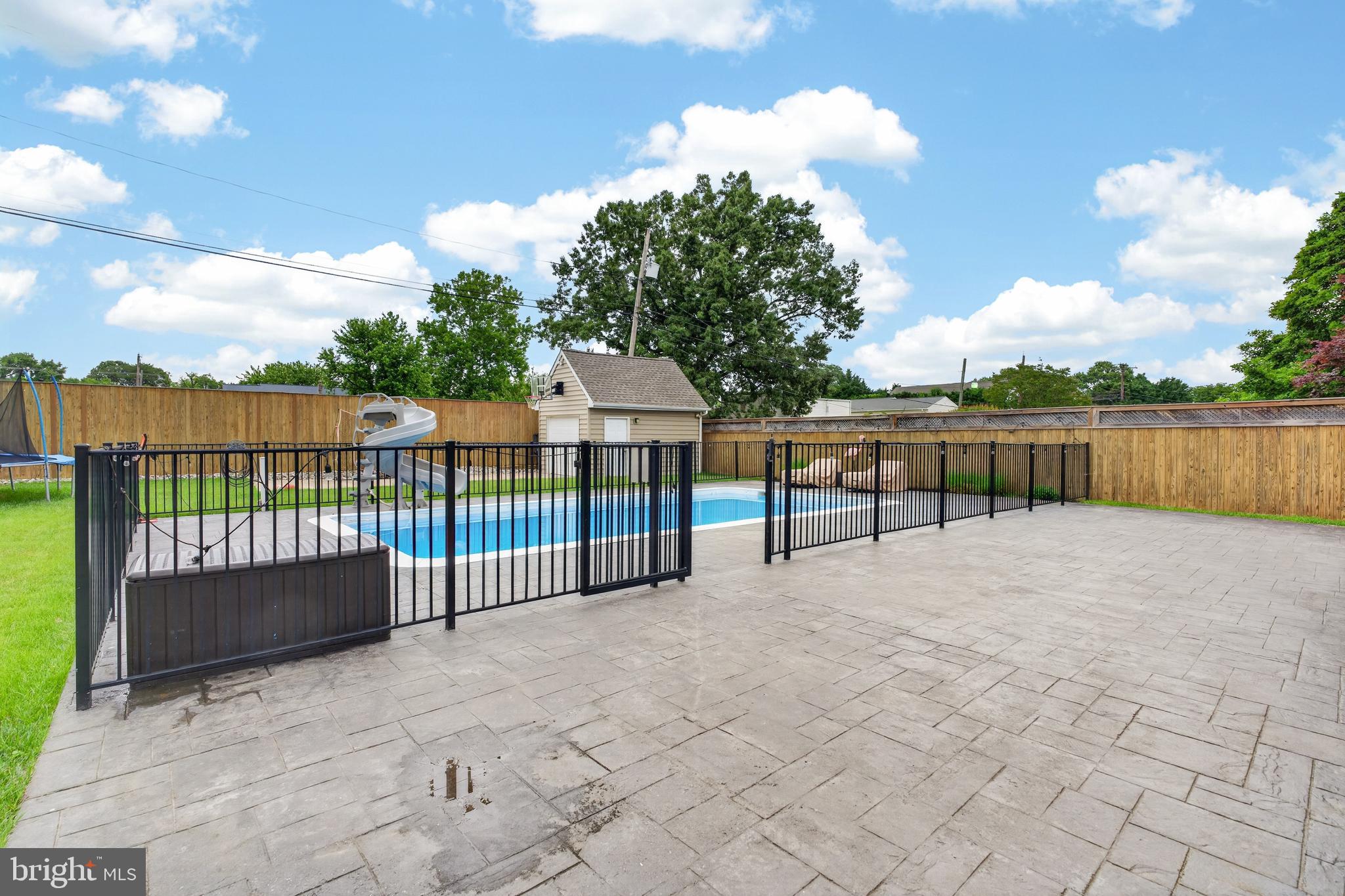 ARUNDEL HILLS - Residential