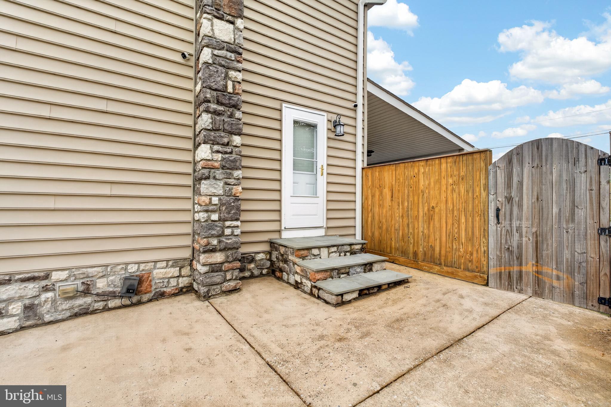ARUNDEL HILLS - Residential
