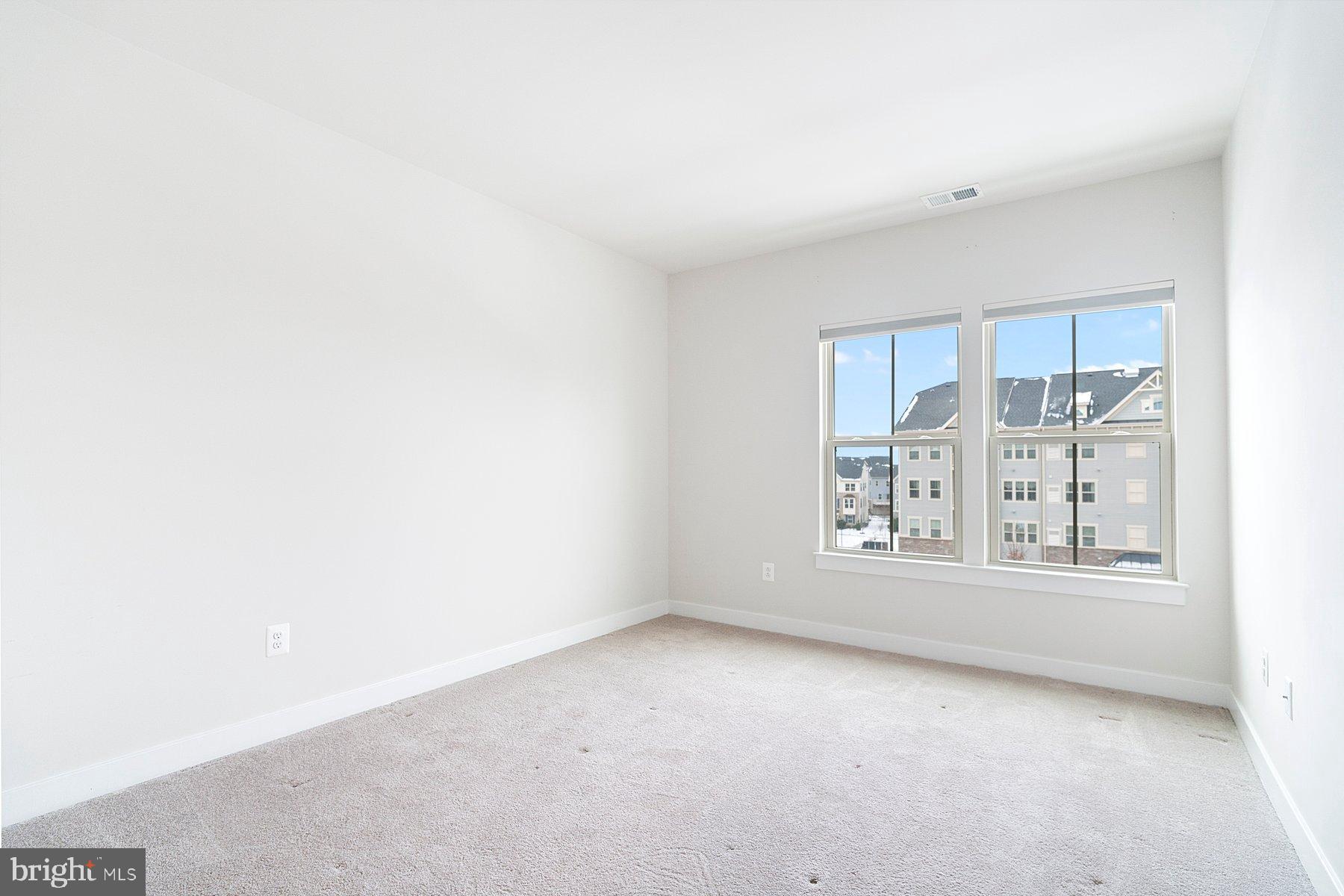 LINGANORE GARDEN CONDOMINIUMS - Residential