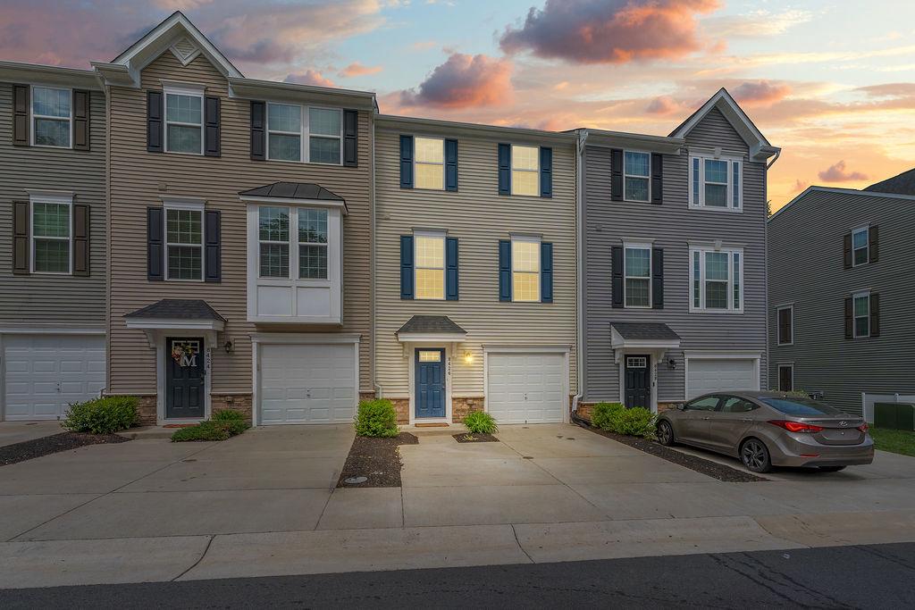 THE VILLAGE AT COURTHOUSE COMMONS - Residential