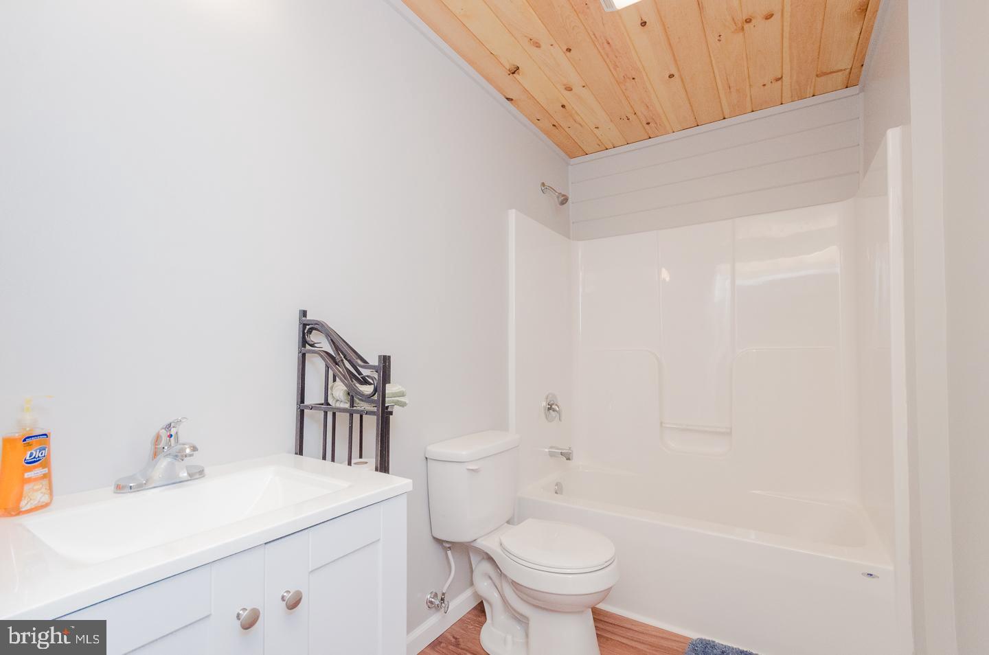 RIDGEFIELD - Residential