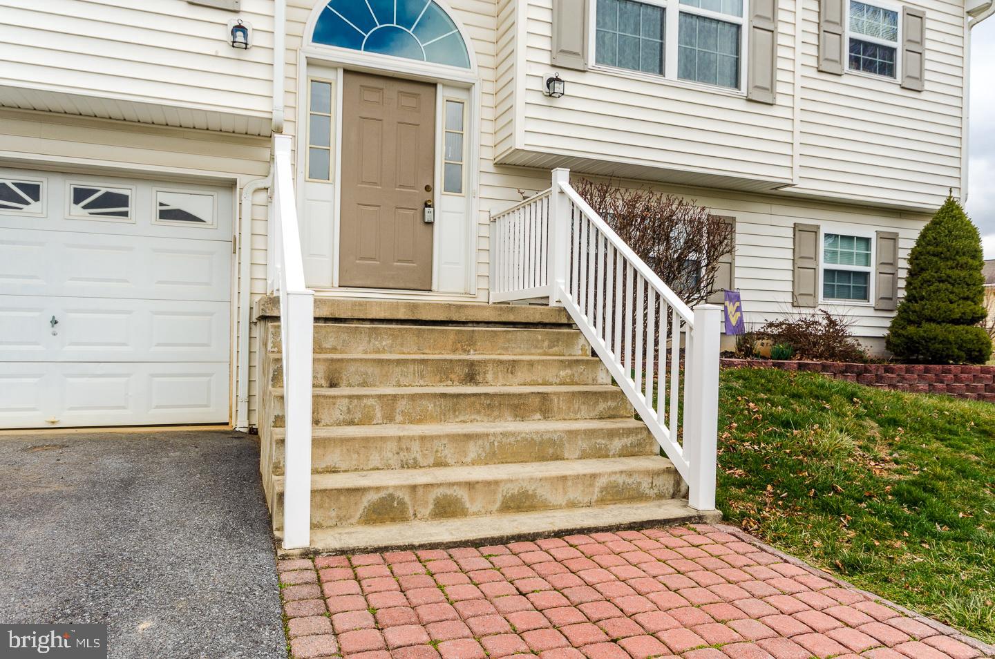 RIDGEFIELD - Residential