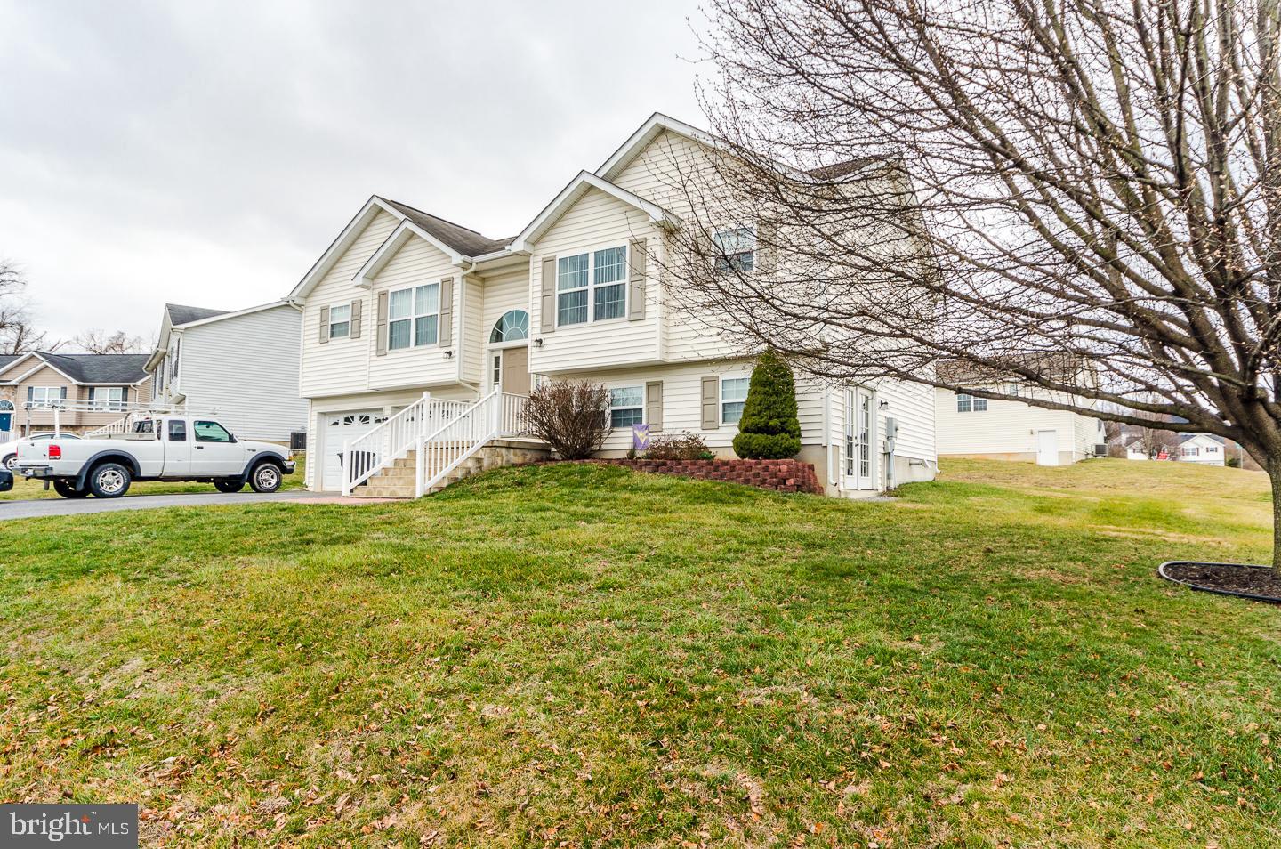 RIDGEFIELD - Residential