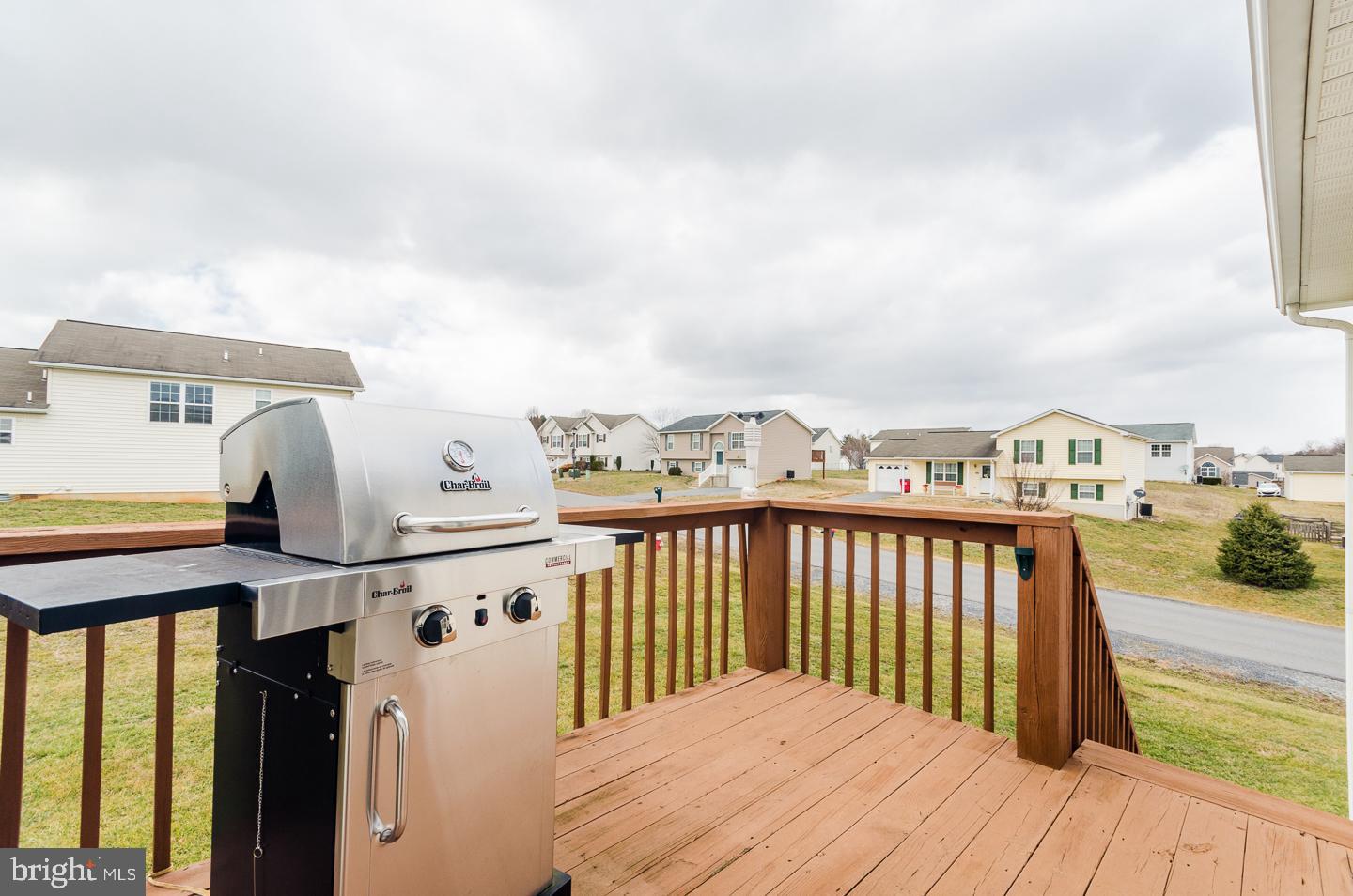 RIDGEFIELD - Residential