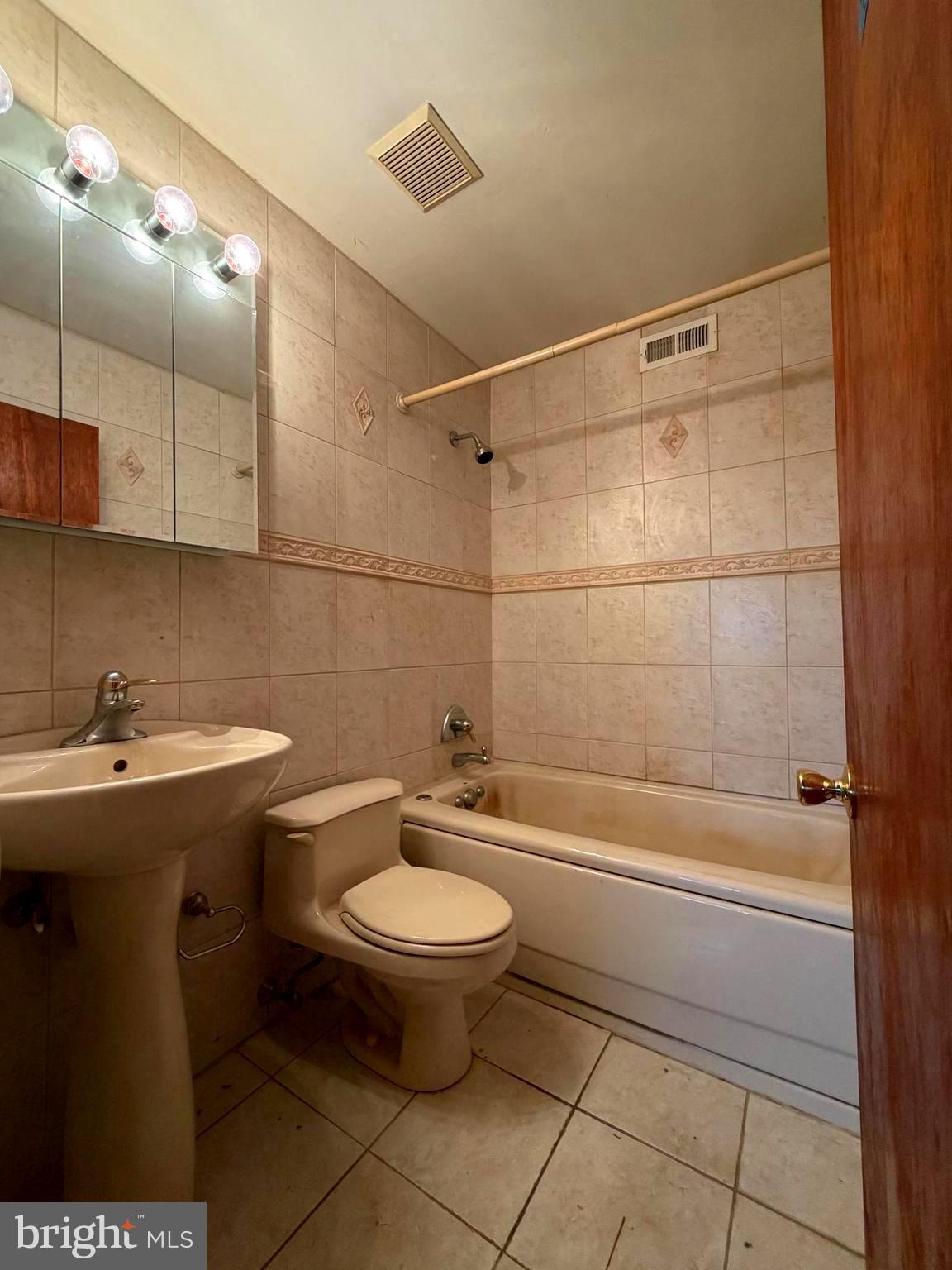 BUSTLETON - Residential