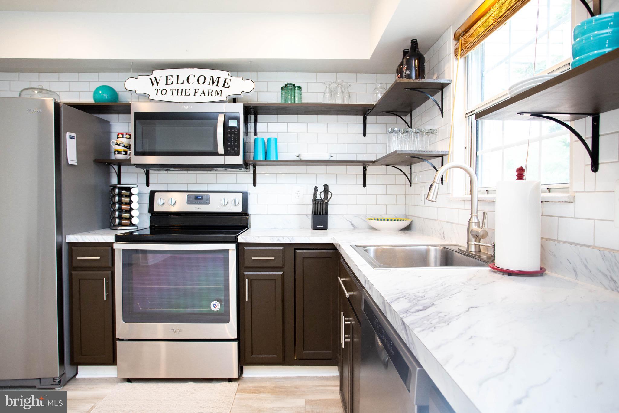 CONSTANT FRIENDSHIP - Residential