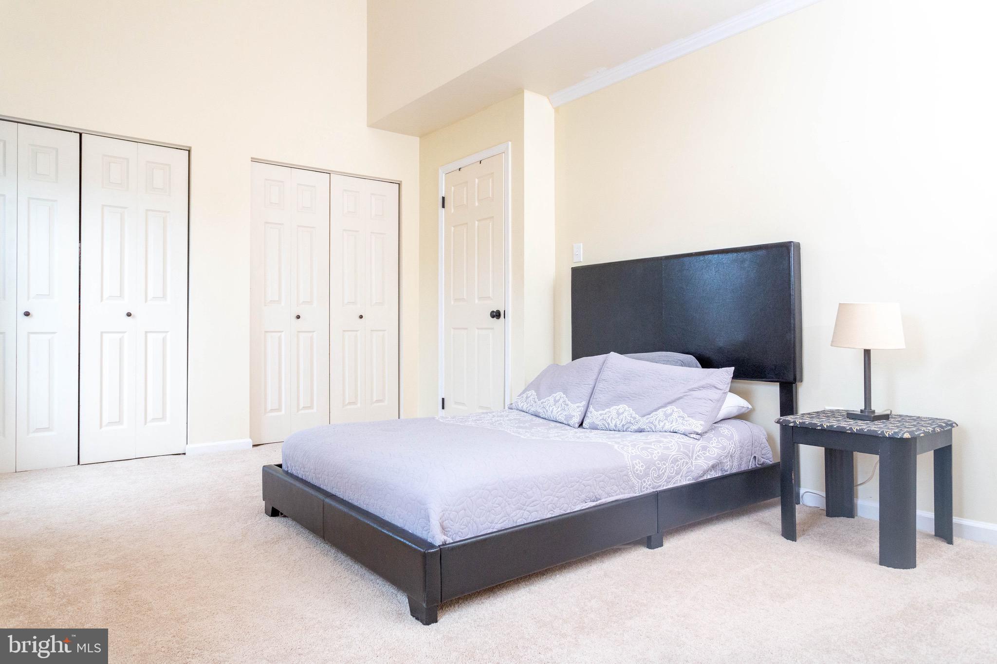 CONSTANT FRIENDSHIP - Residential