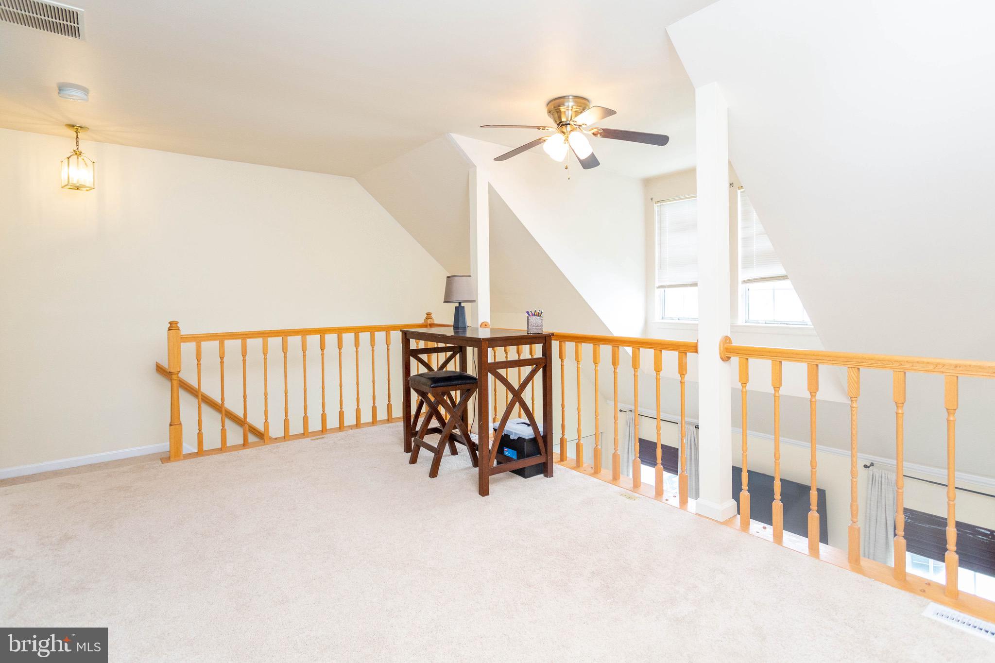 CONSTANT FRIENDSHIP - Residential