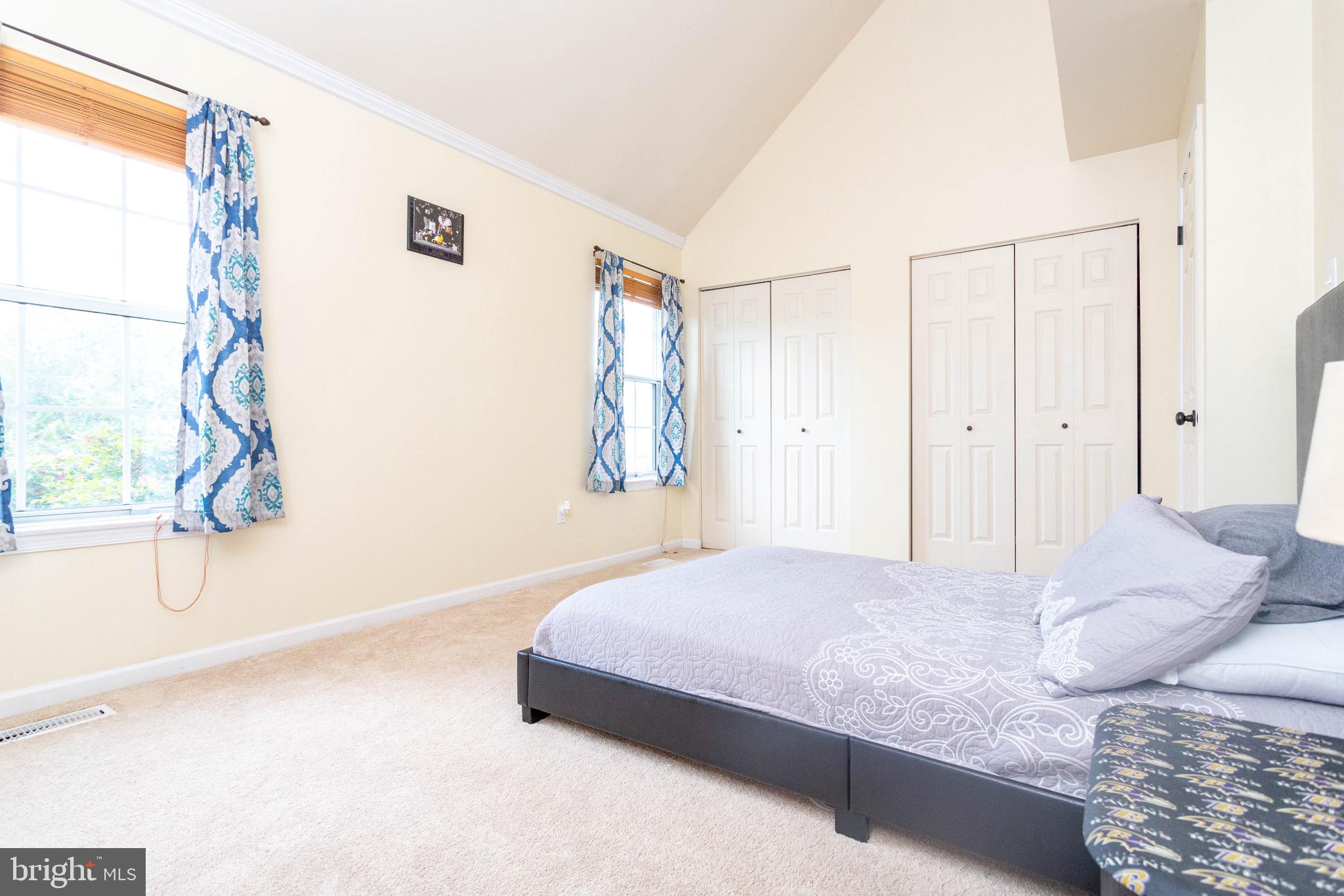 CONSTANT FRIENDSHIP - Residential