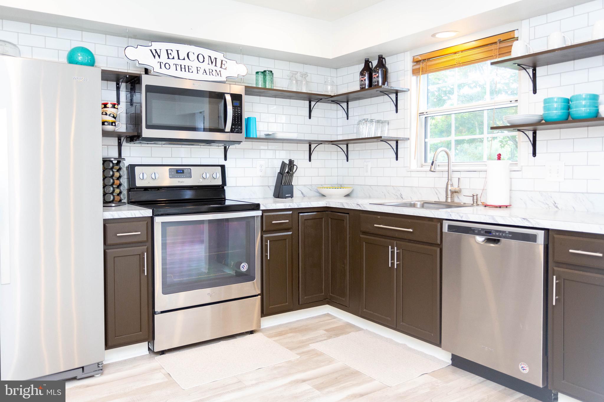 CONSTANT FRIENDSHIP - Residential