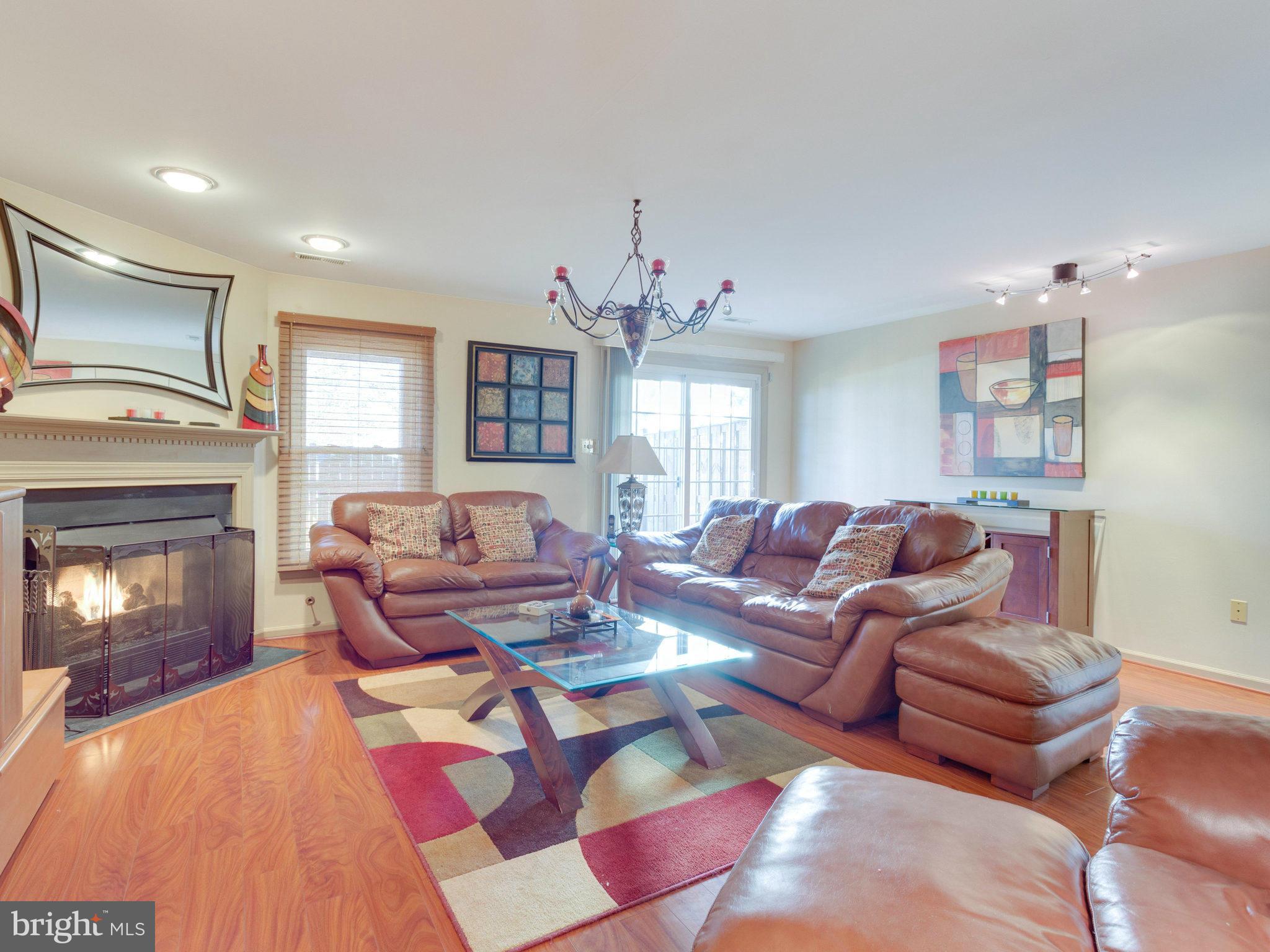 RIVER OAKS - Residential